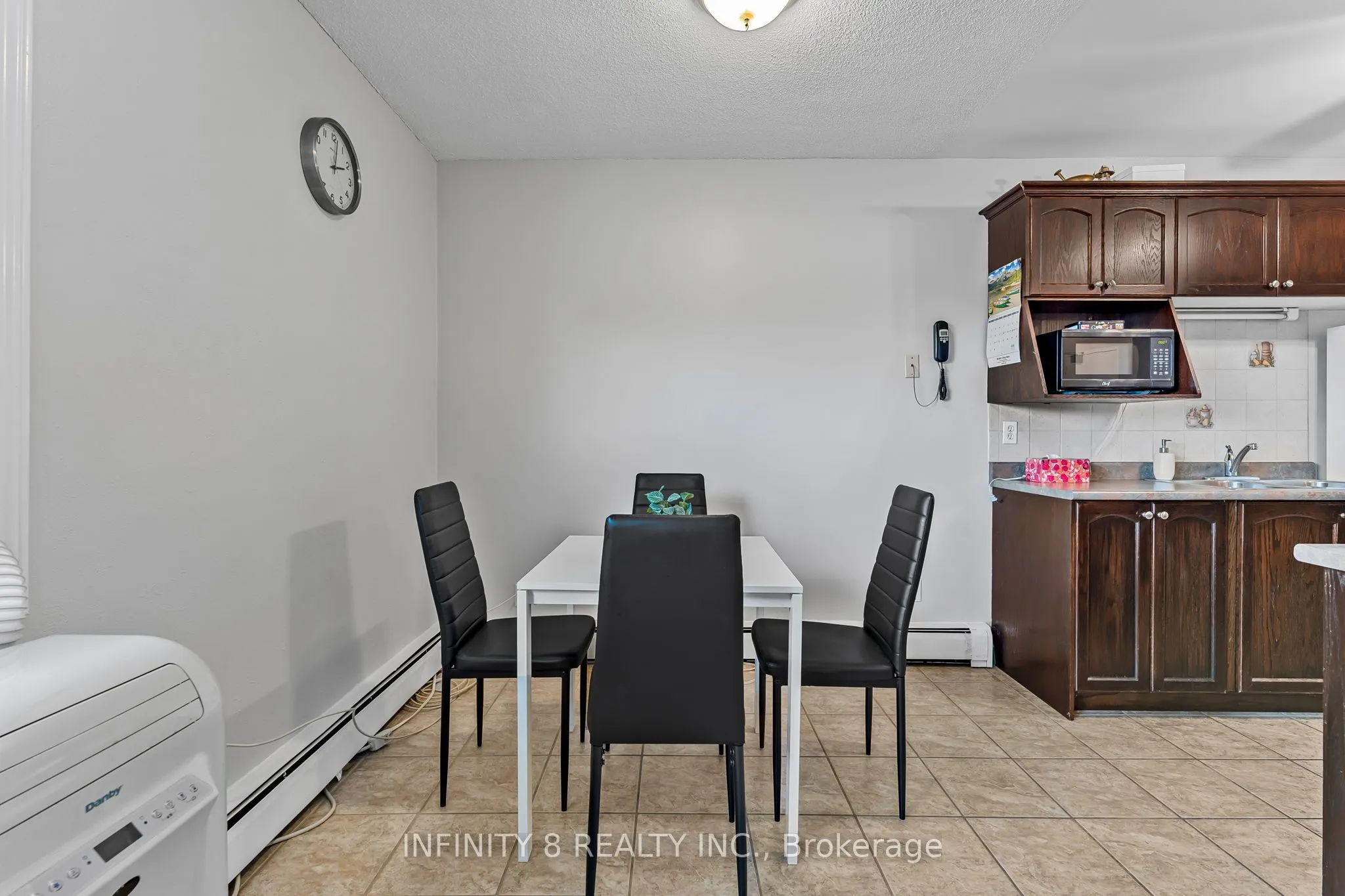 264 Oakdale Avenue, #301