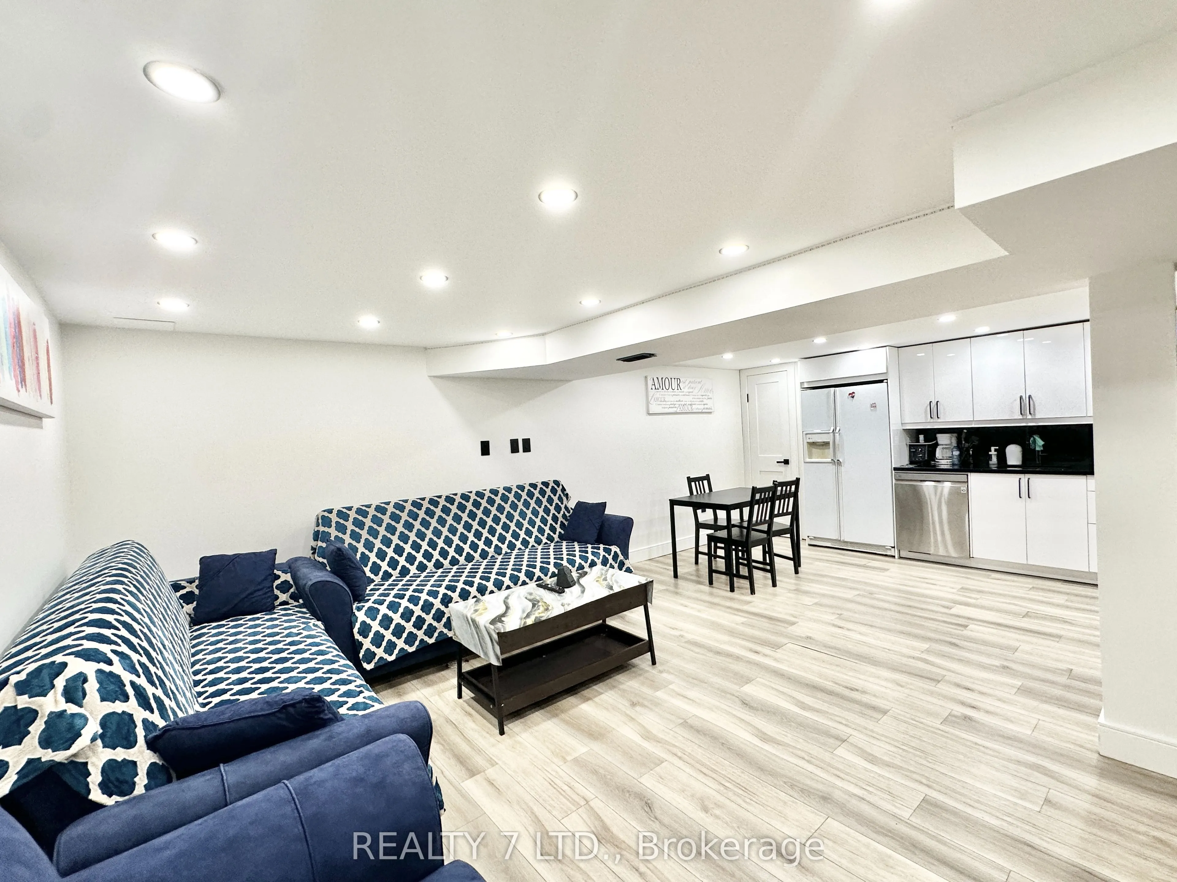 674 VINE Street