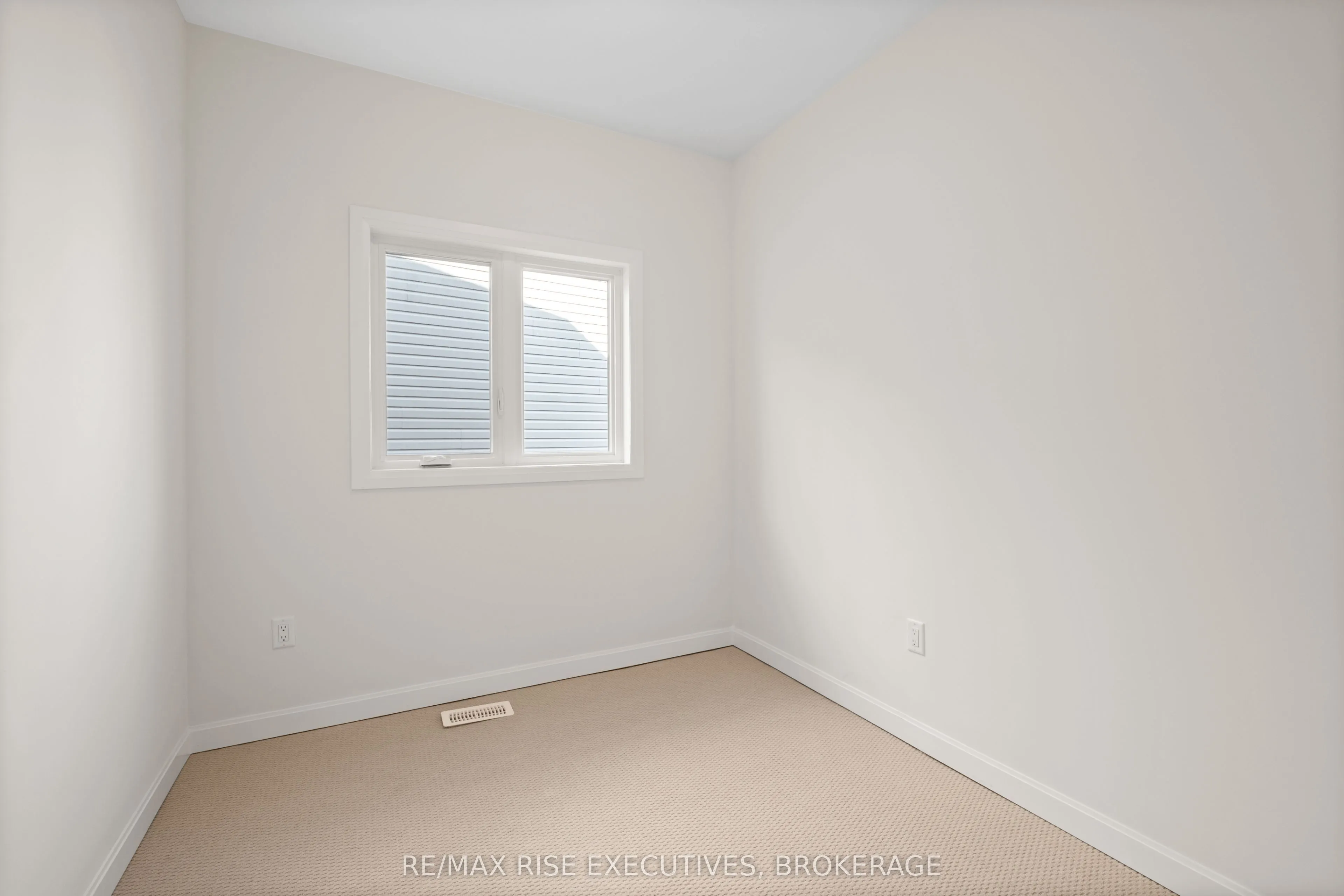 128 Gildersleeve Boulevard