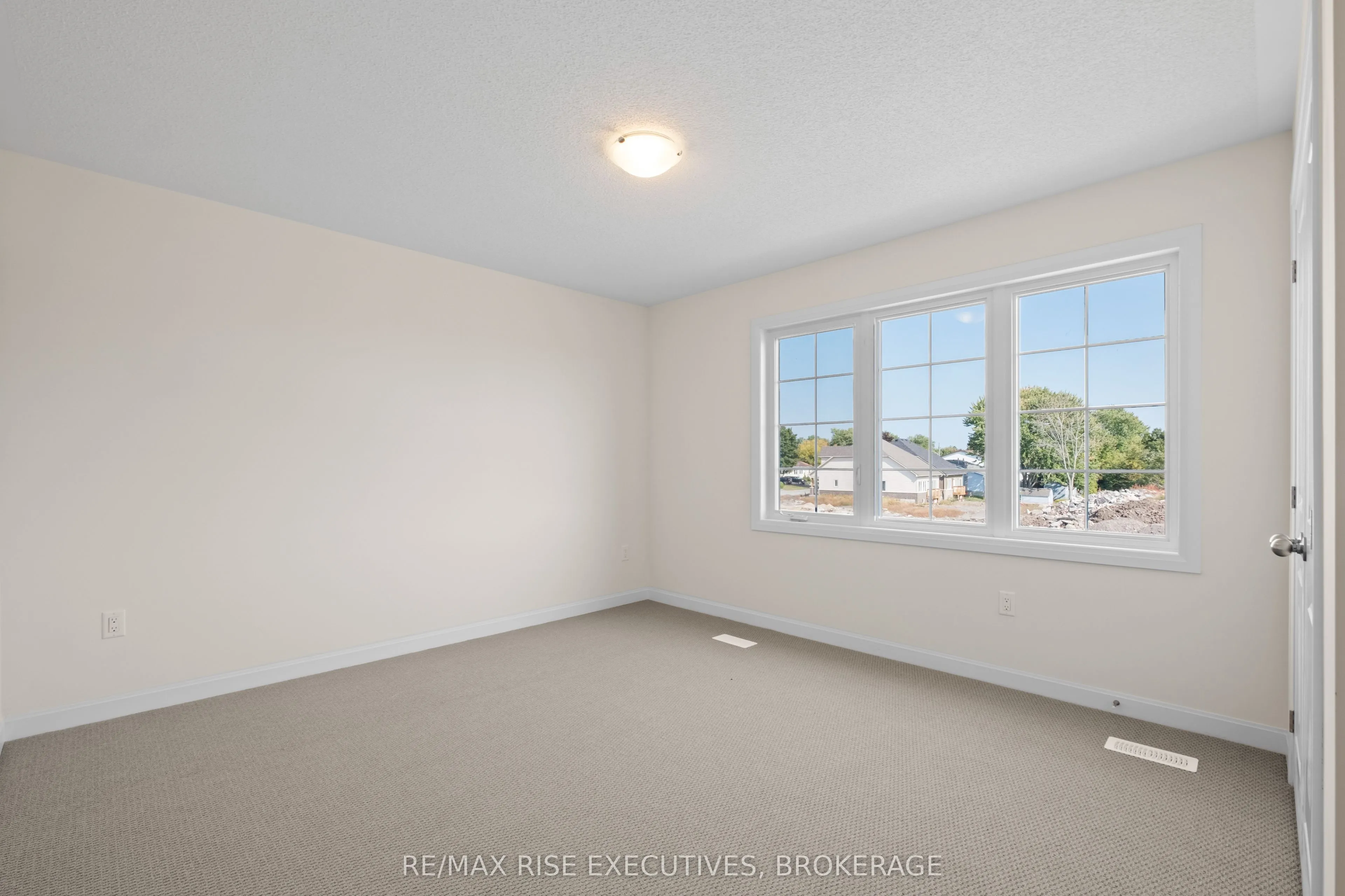 117 WINDERMERE Boulevard