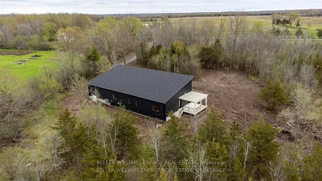 1032 Burr Road