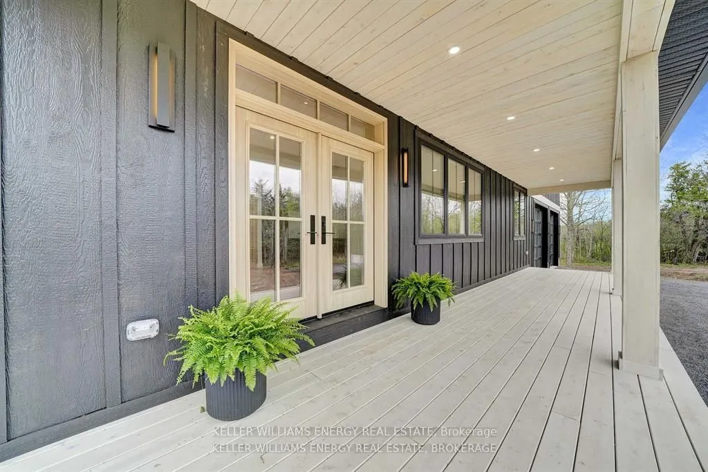 1032 Burr Road