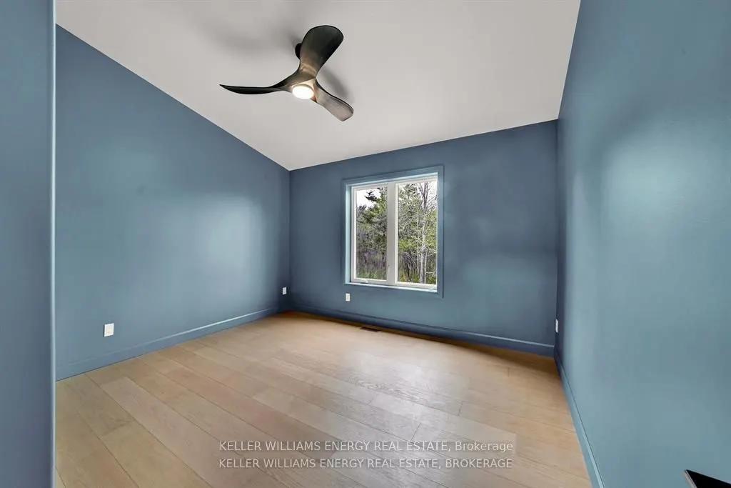 1032 Burr Road