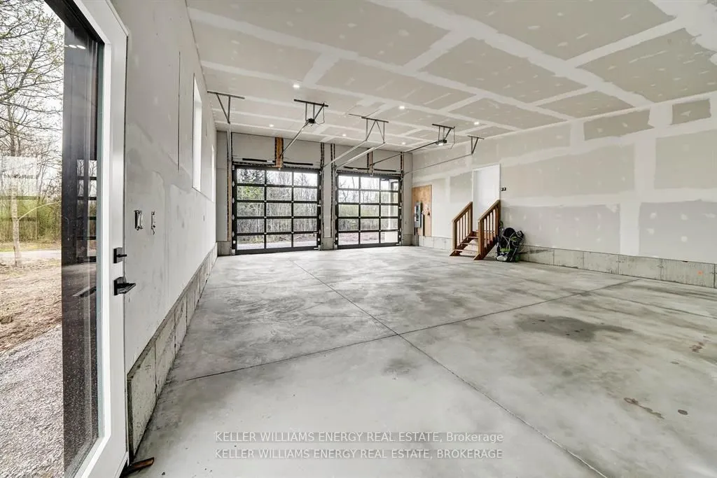 1032 Burr Road