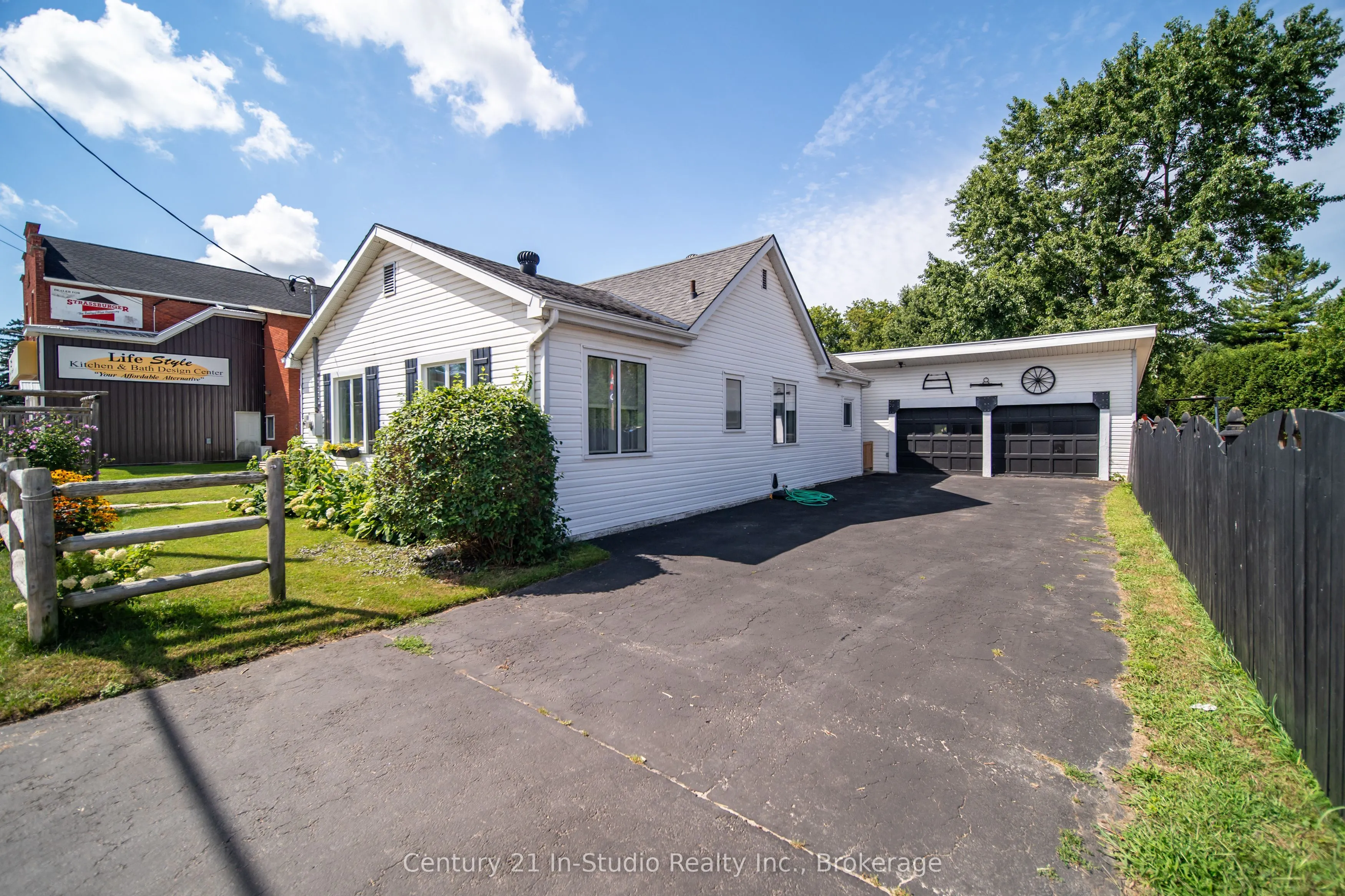 492 BRUCE Street