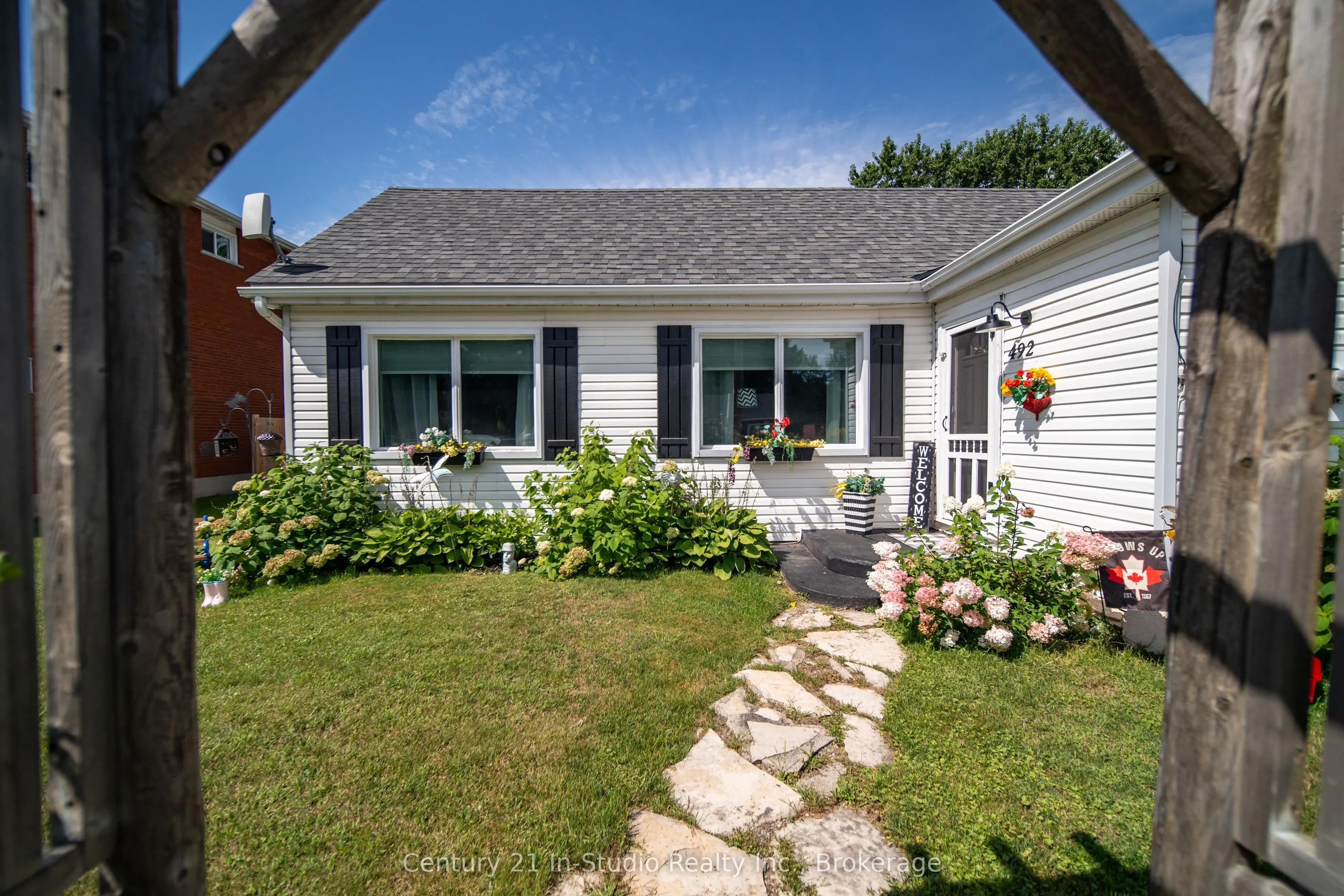492 BRUCE Street