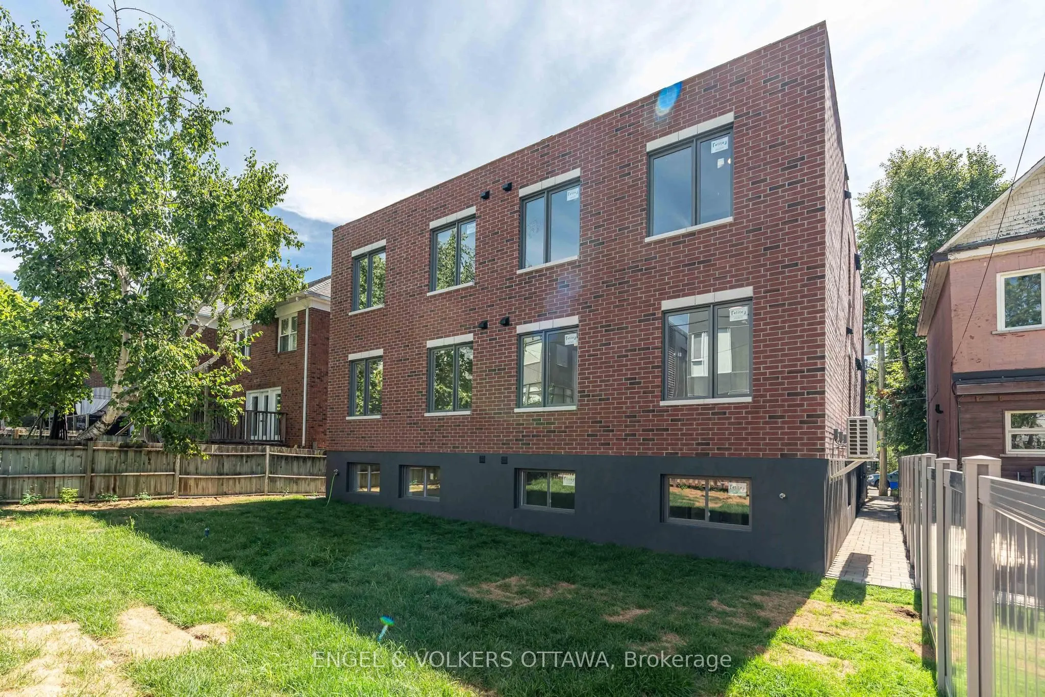 195 Hopewell Avenue, #A