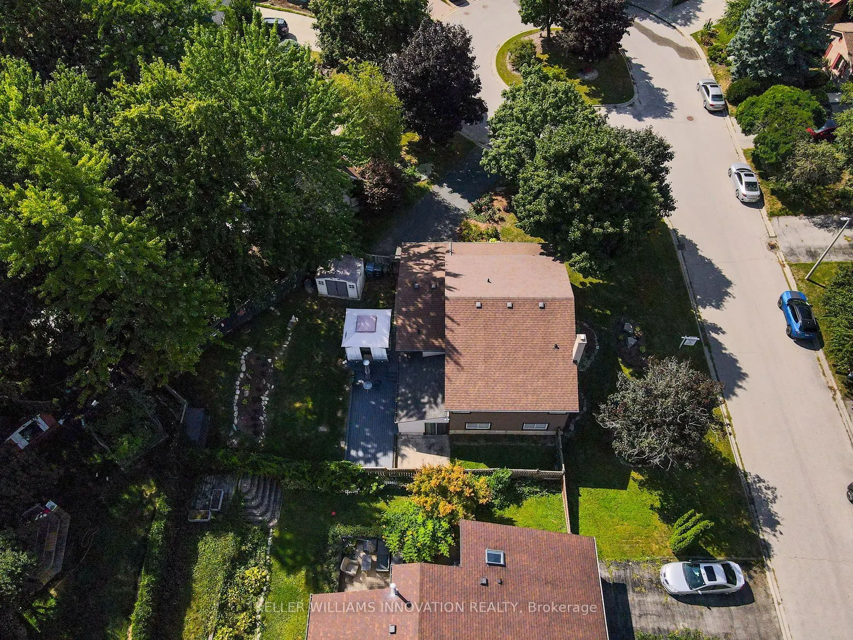 8 Pickwick Place