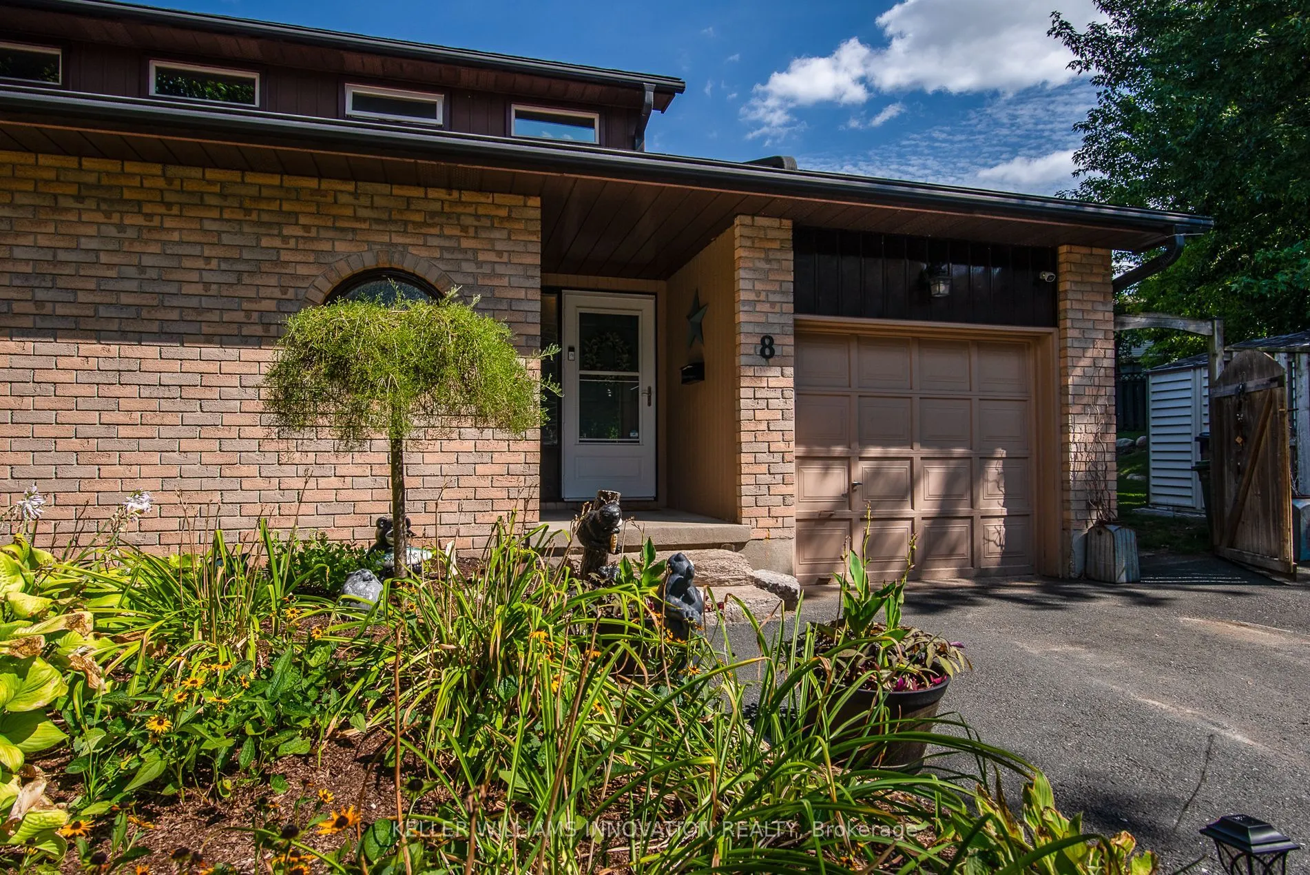 8 Pickwick Place