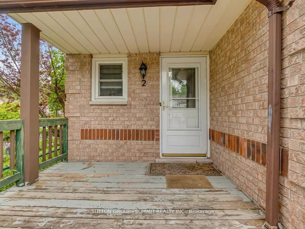 2 Grandridge Crescent