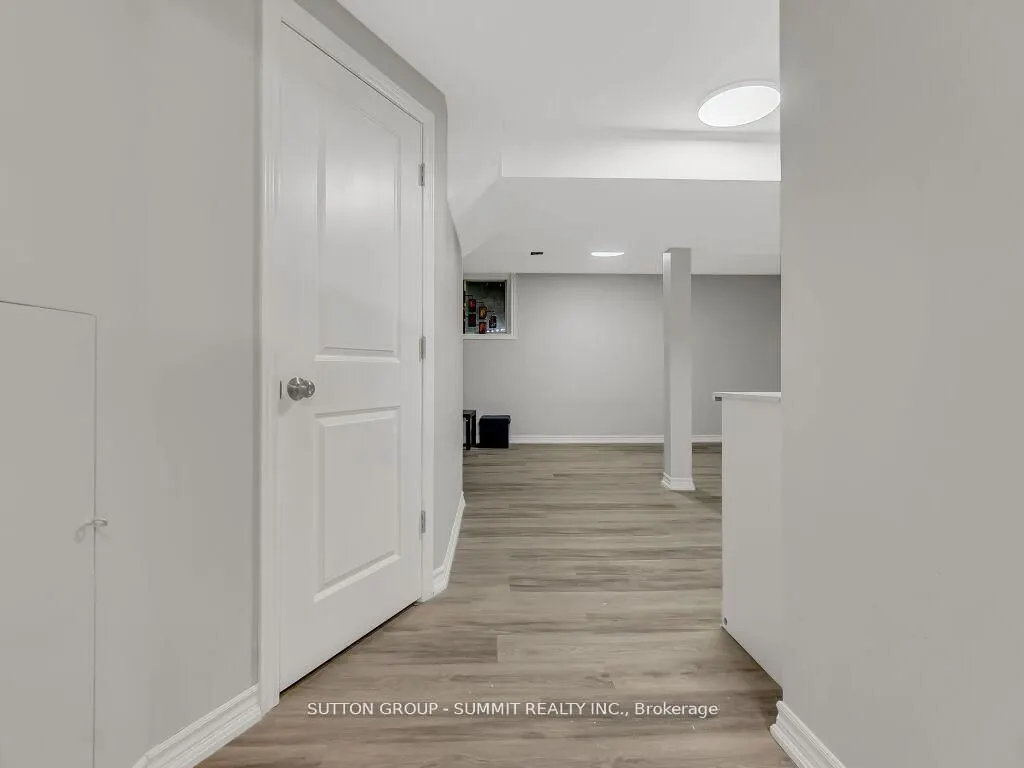 2 Grandridge Crescent