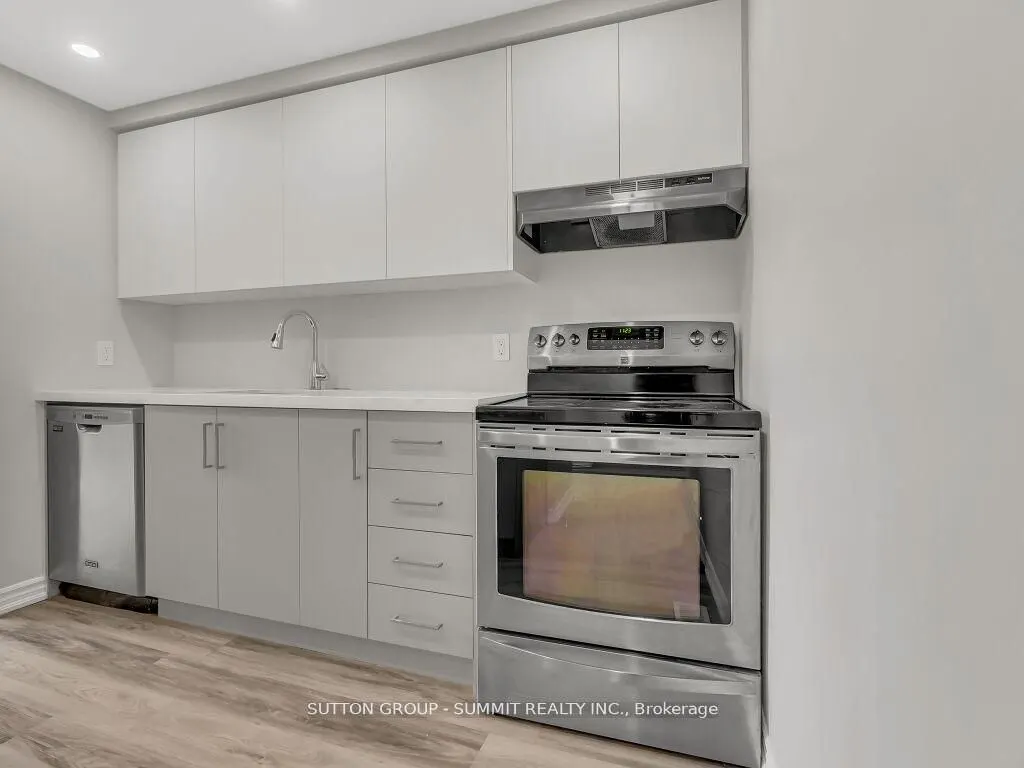 2 Grandridge Crescent