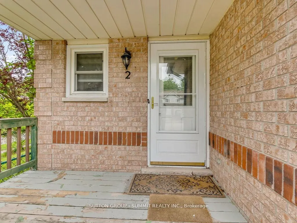 2 Grandridge Crescent