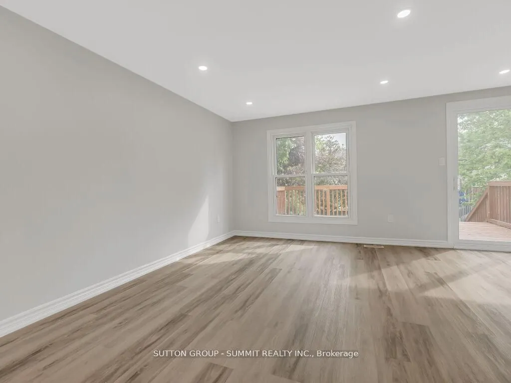 2 Grandridge Crescent