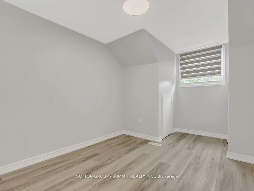 2 Grandridge Crescent