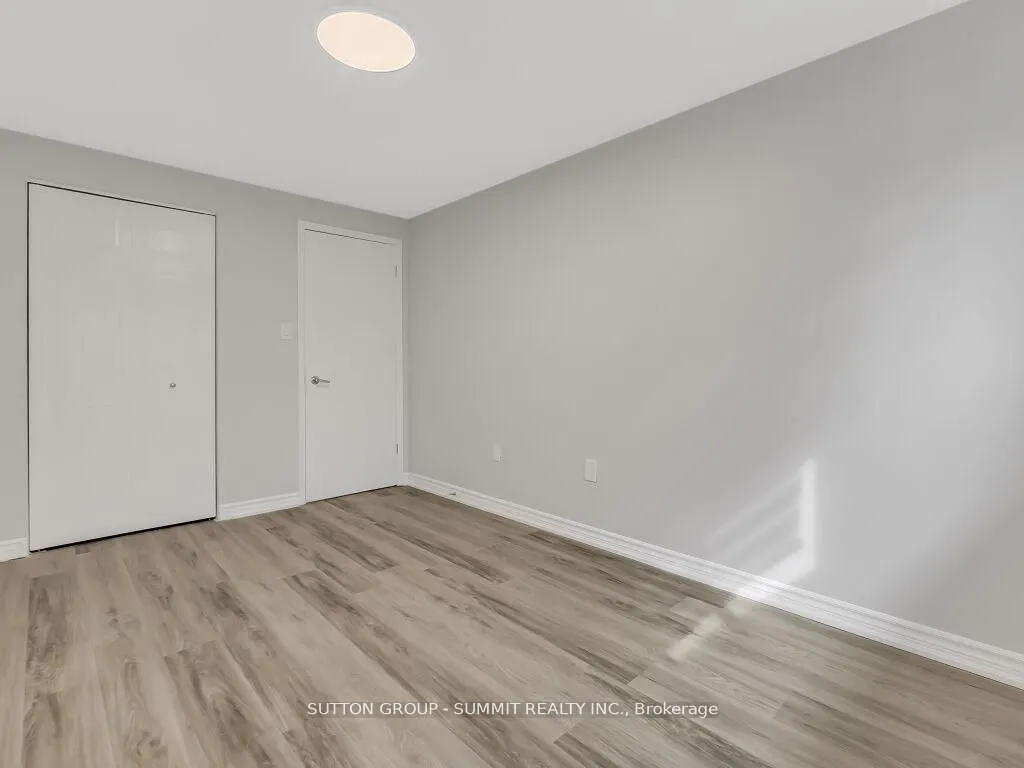 2 Grandridge Crescent