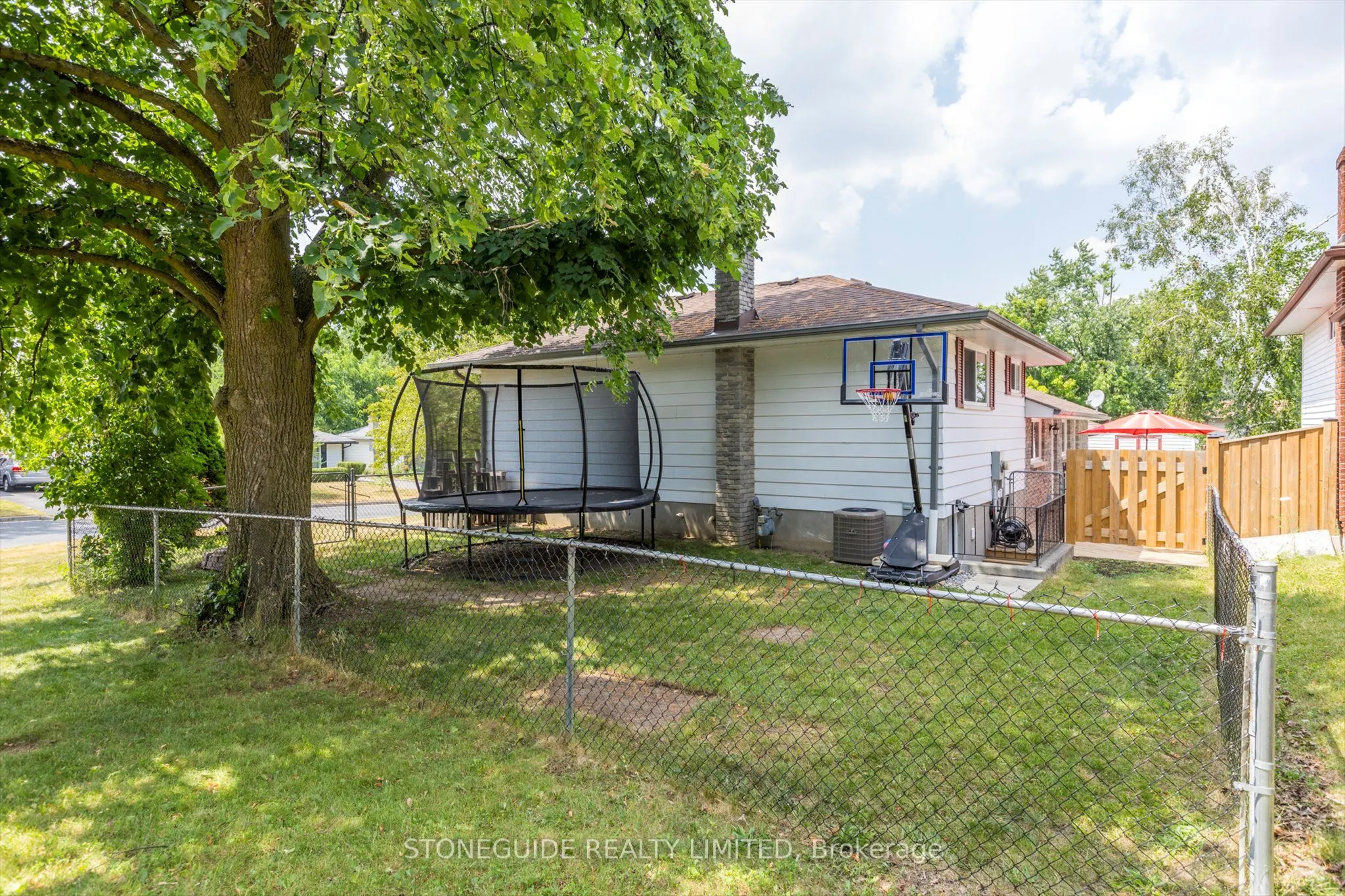 976 Sydenham Road