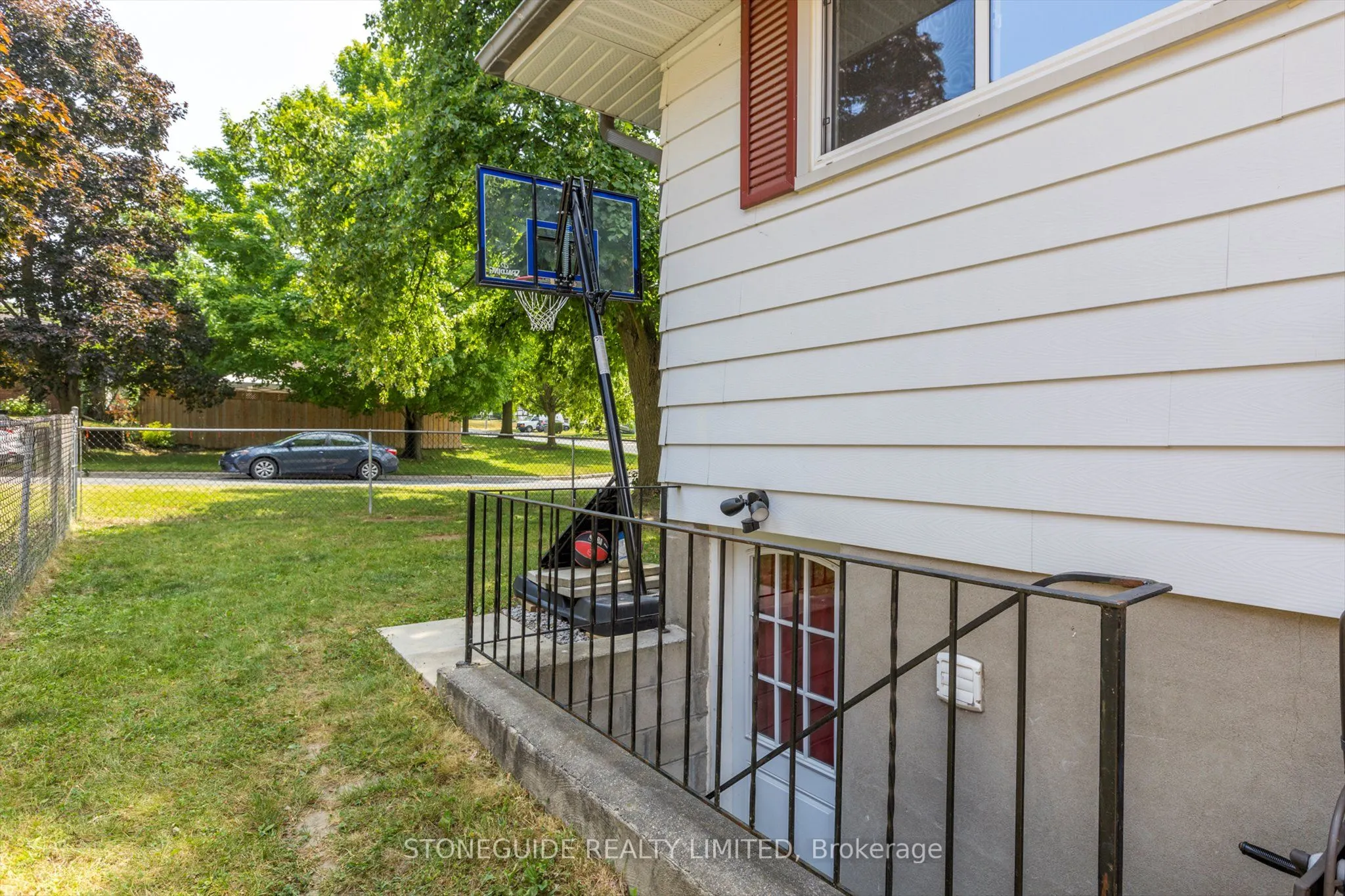 976 Sydenham Road