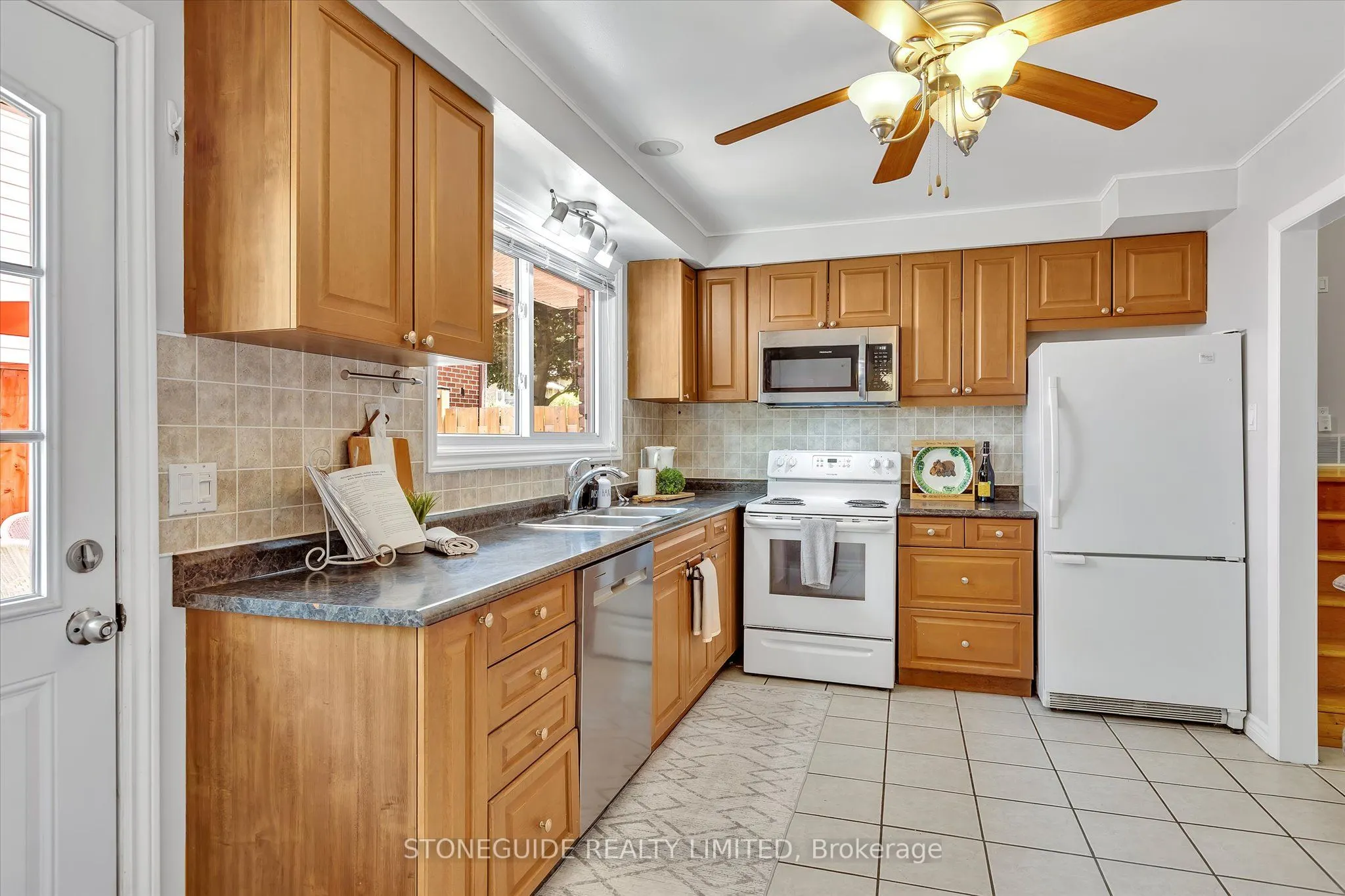 976 Sydenham Road