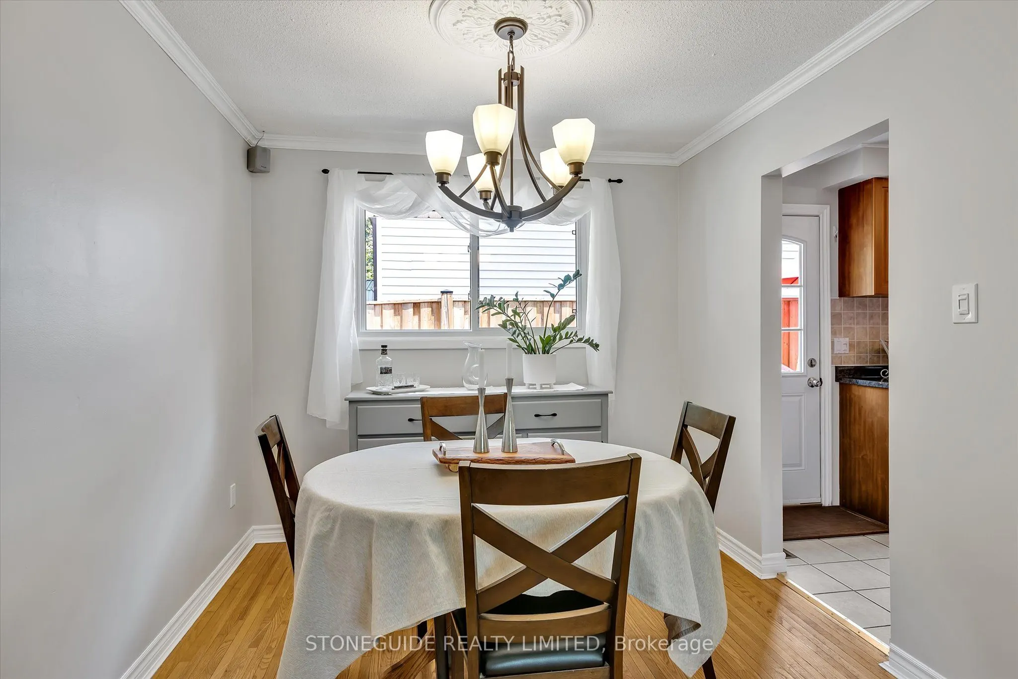 976 Sydenham Road
