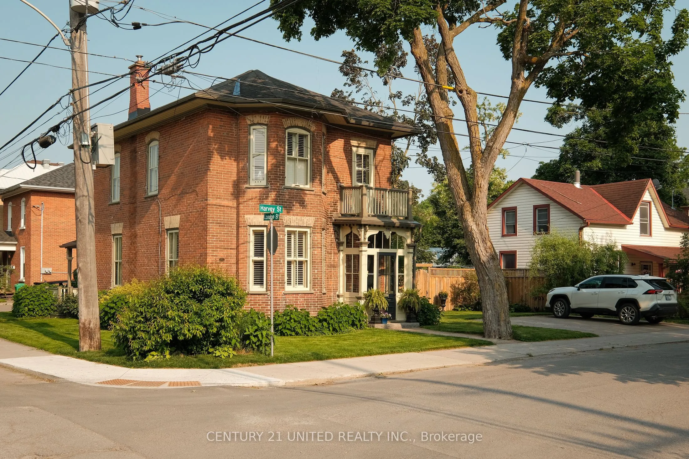 558 Harvey Street