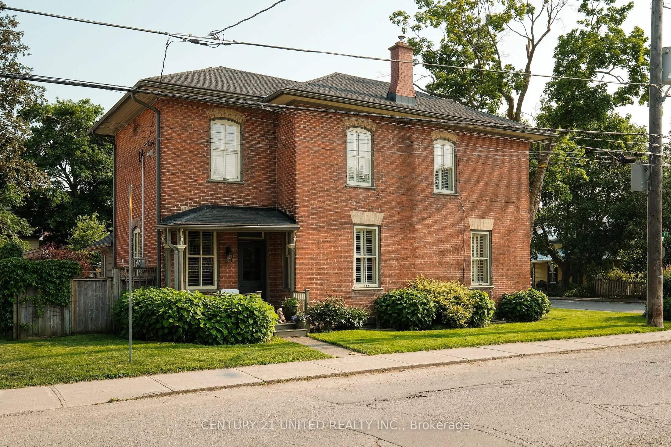 558 Harvey Street
