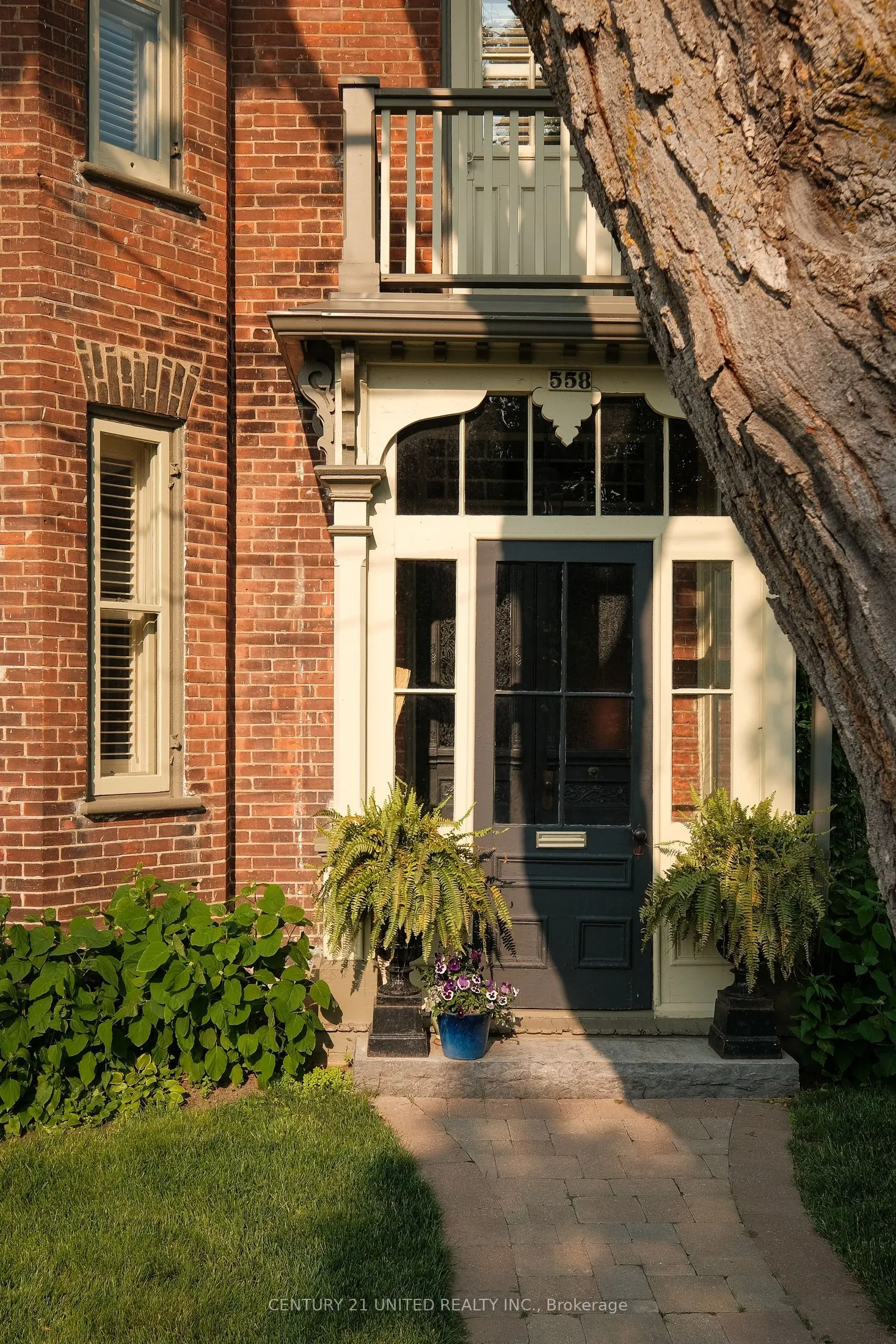558 Harvey Street