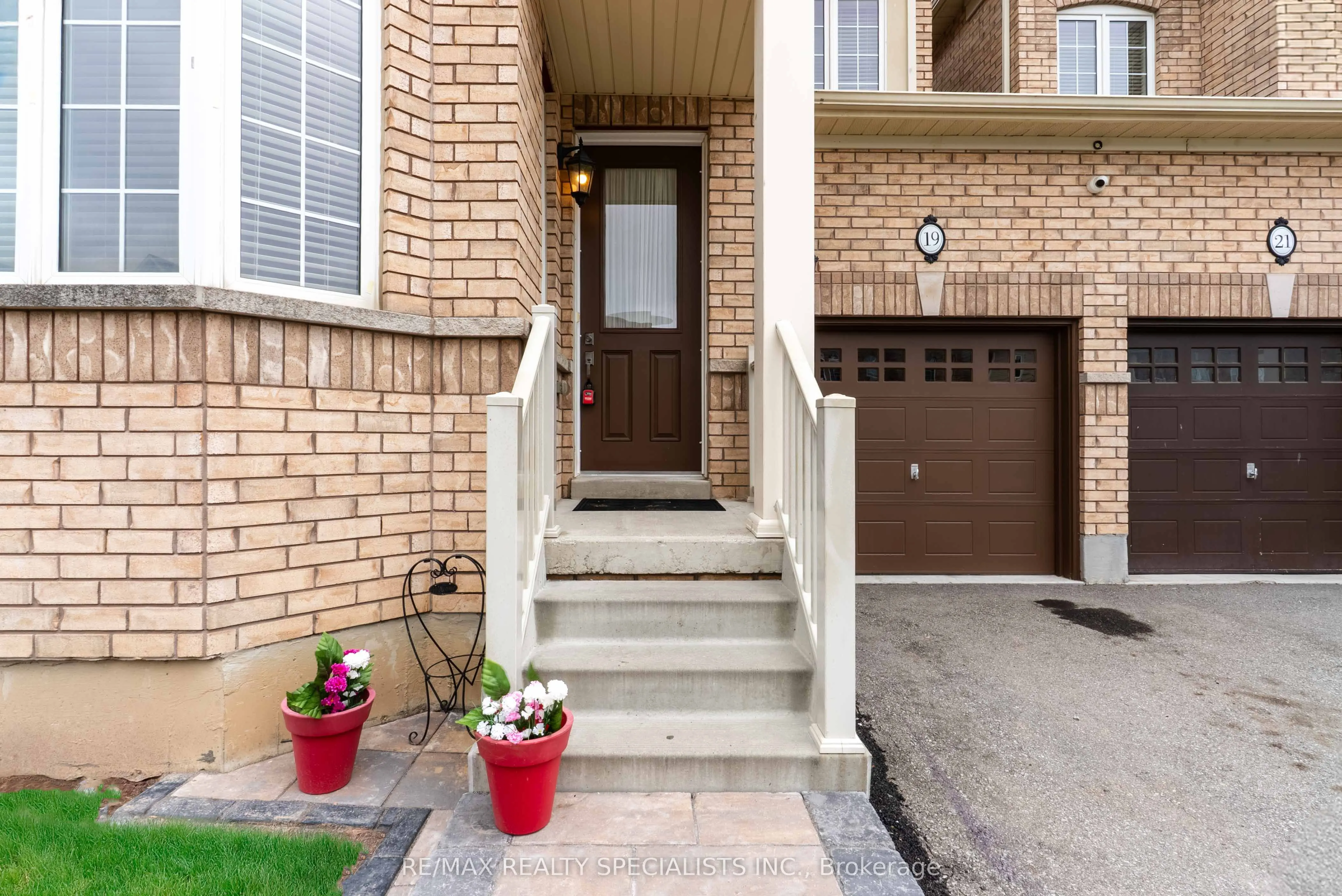 19 White Ash Road