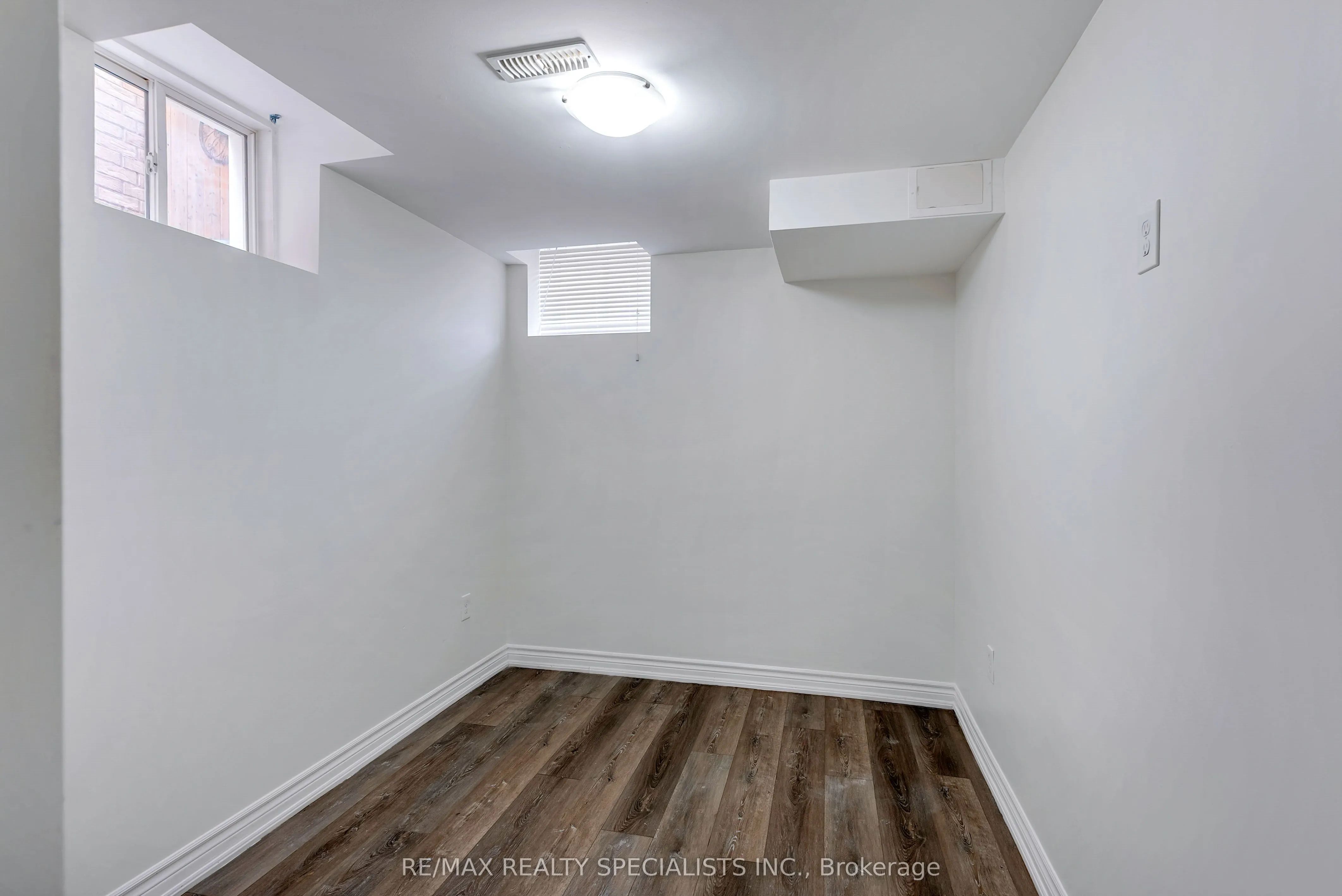 19 White Ash Road