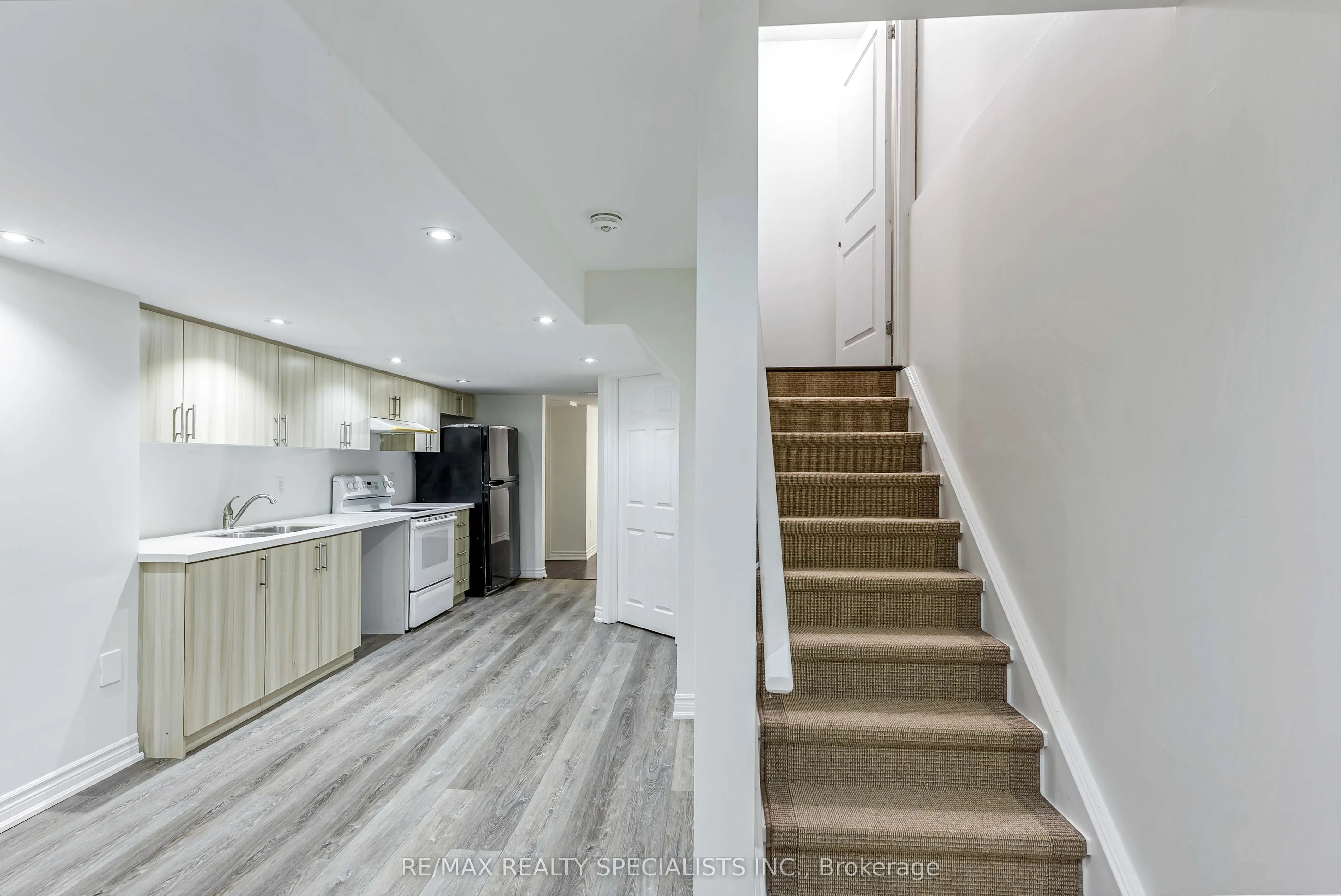 19 White Ash Road