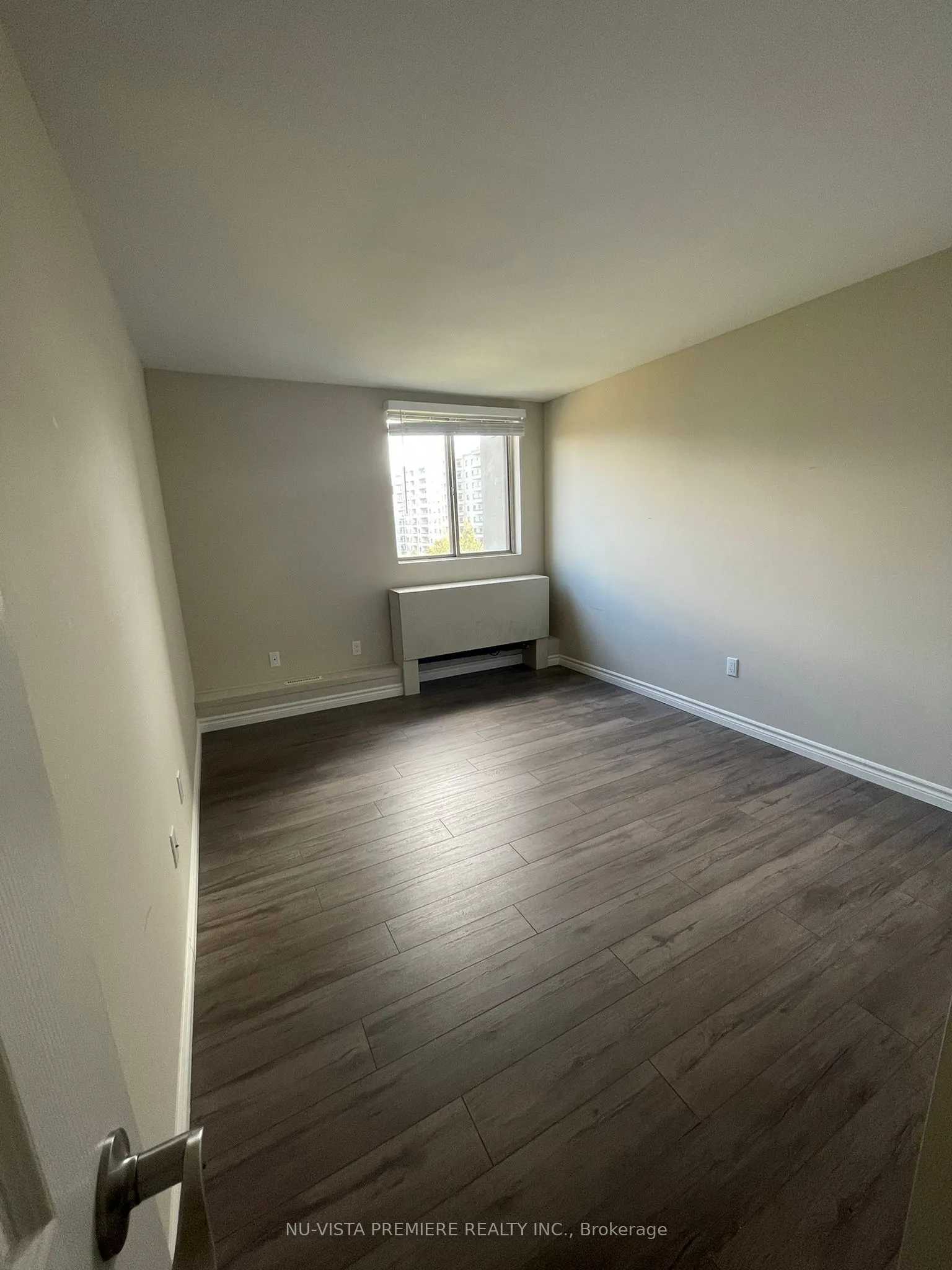 570 Proudfoot Lane, #803