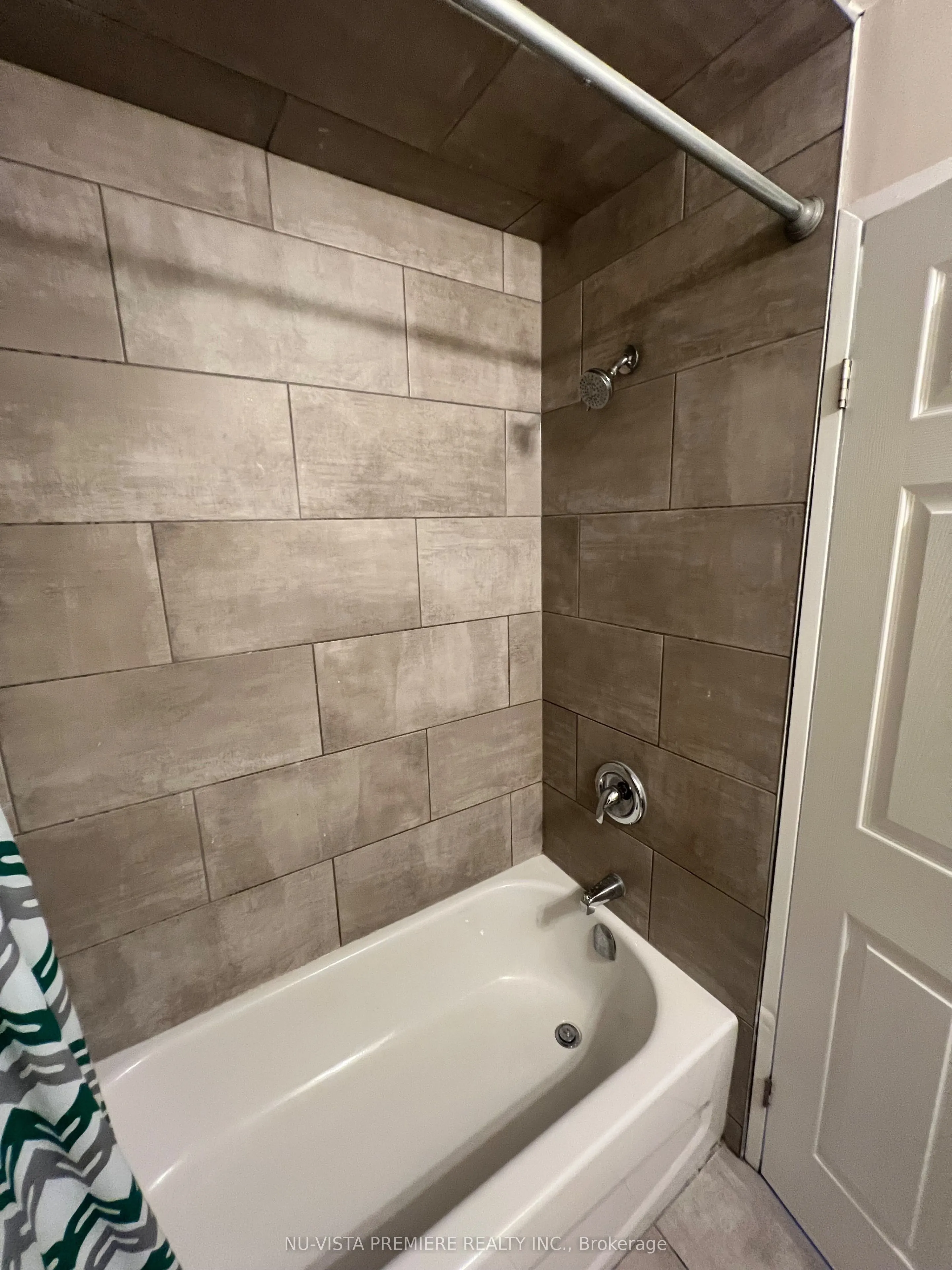 570 Proudfoot Lane, #803