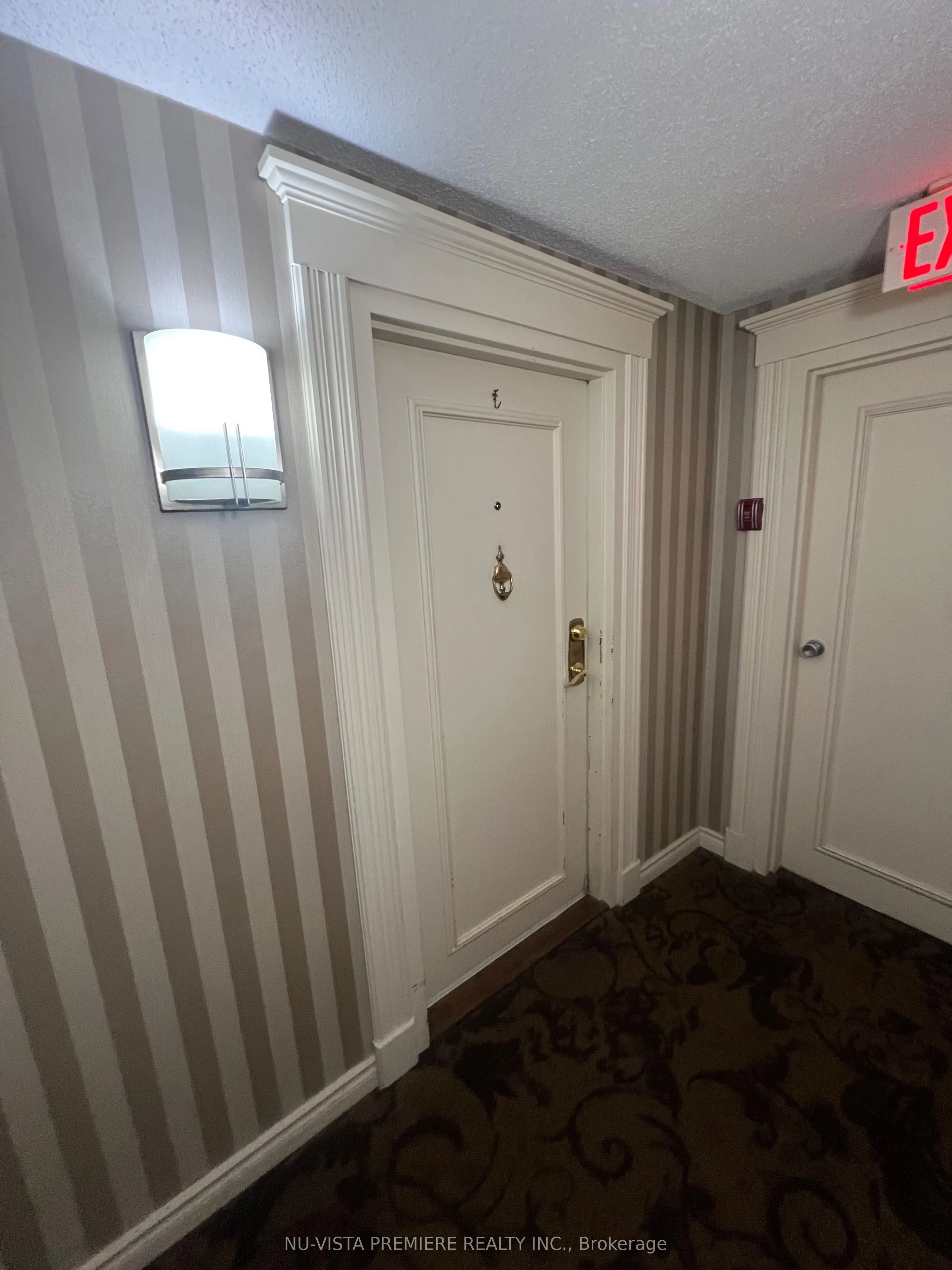 570 Proudfoot Lane, #803