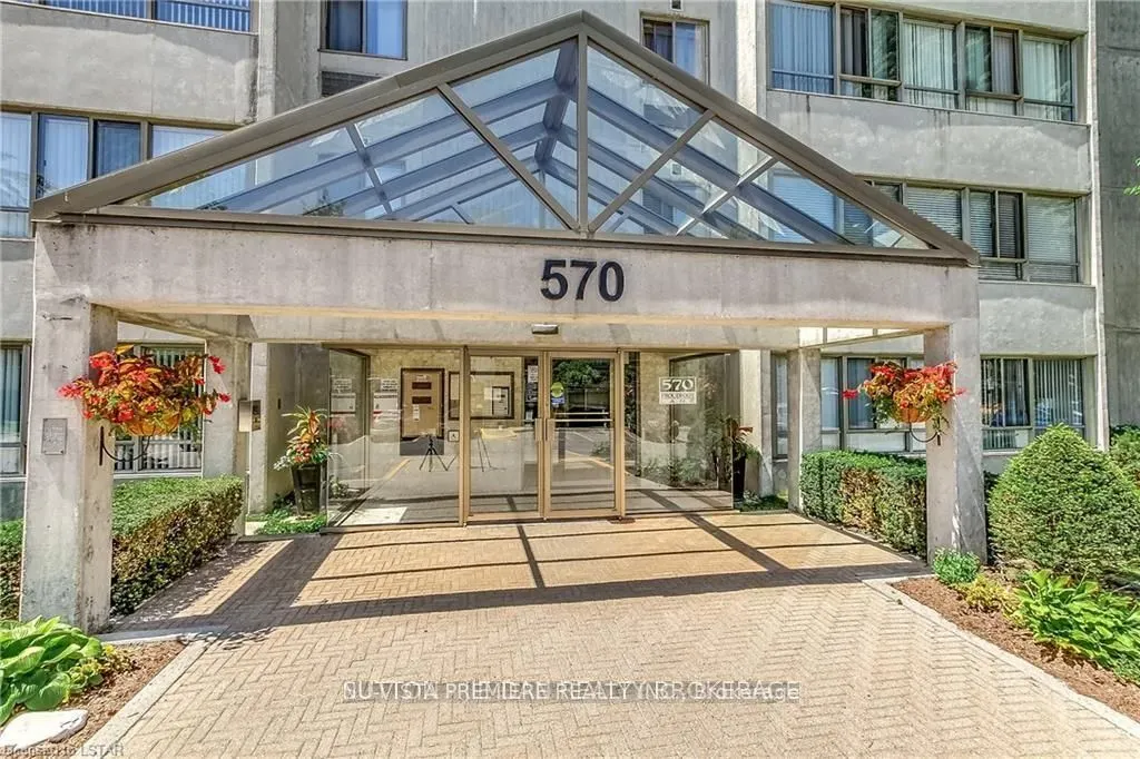 570 Proudfoot Lane, #803