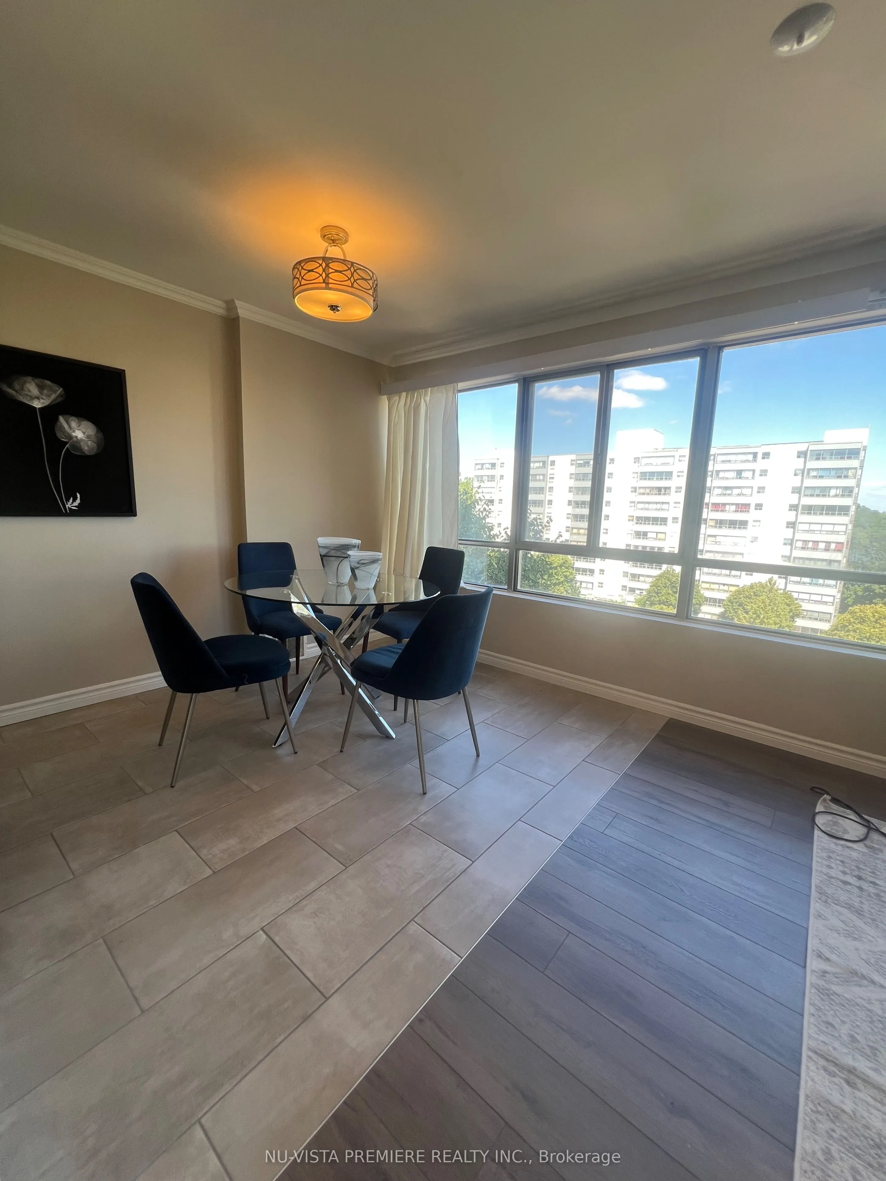 570 Proudfoot Lane, #803
