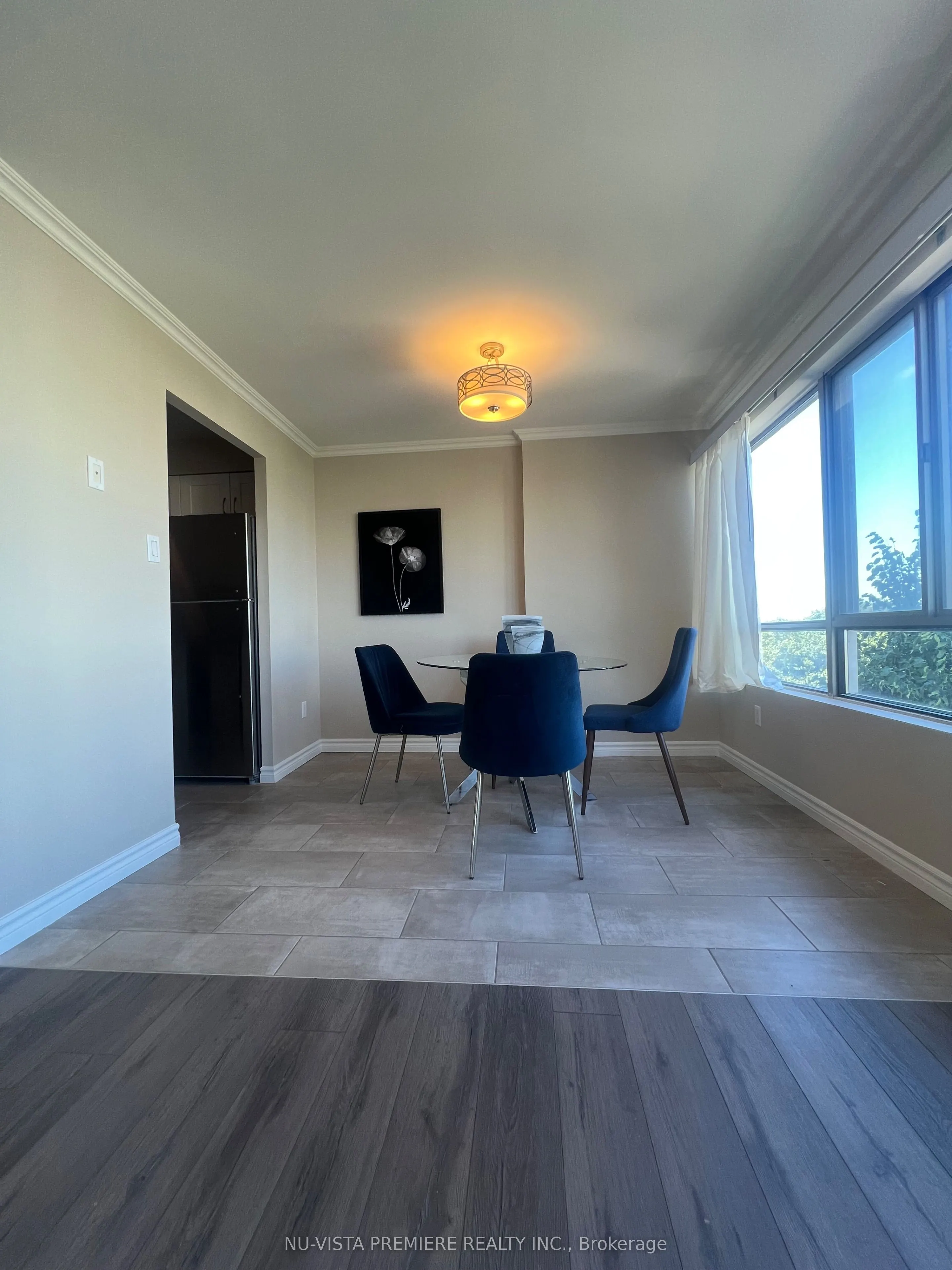 570 Proudfoot Lane, #803