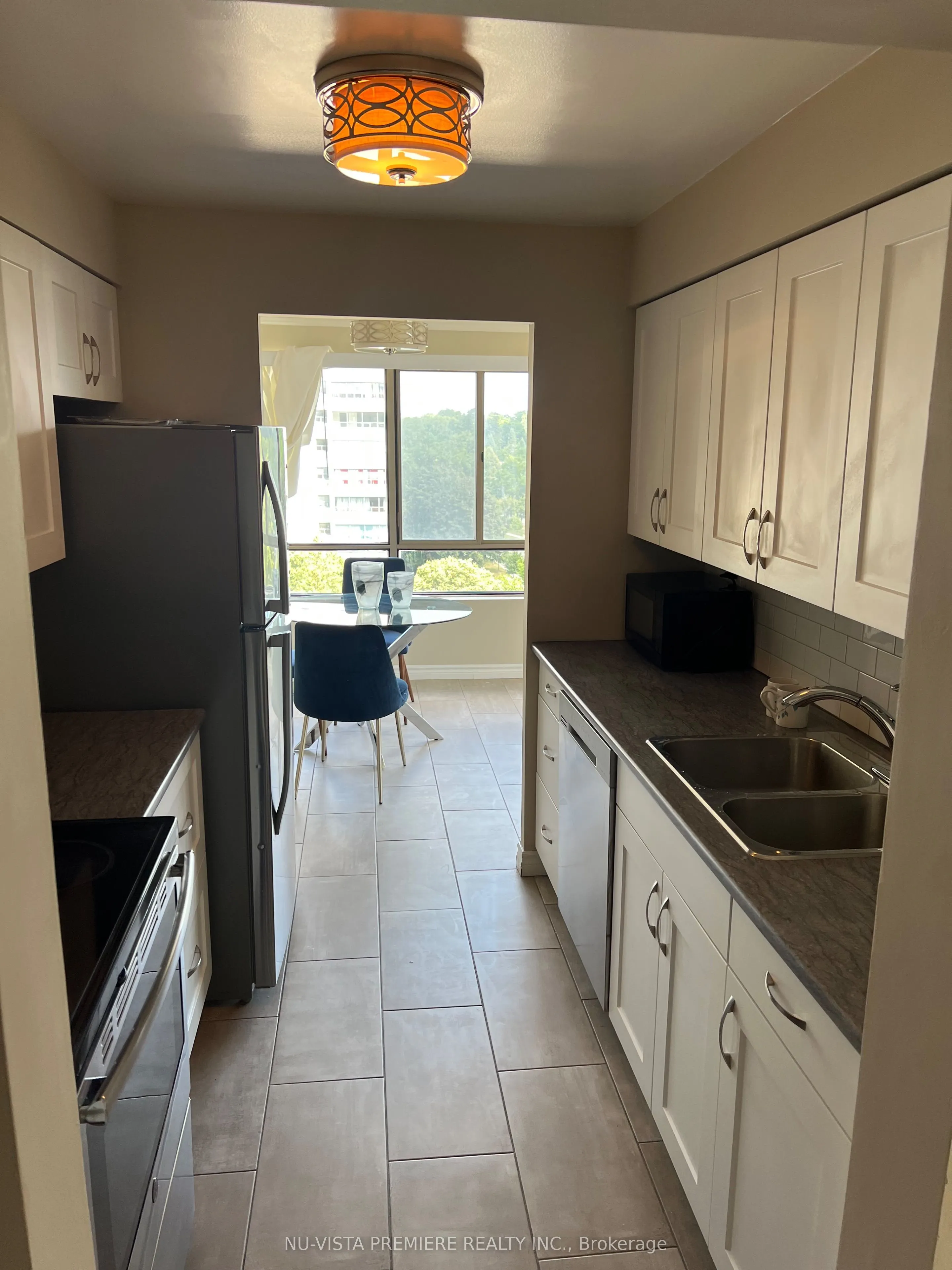 570 Proudfoot Lane, #803