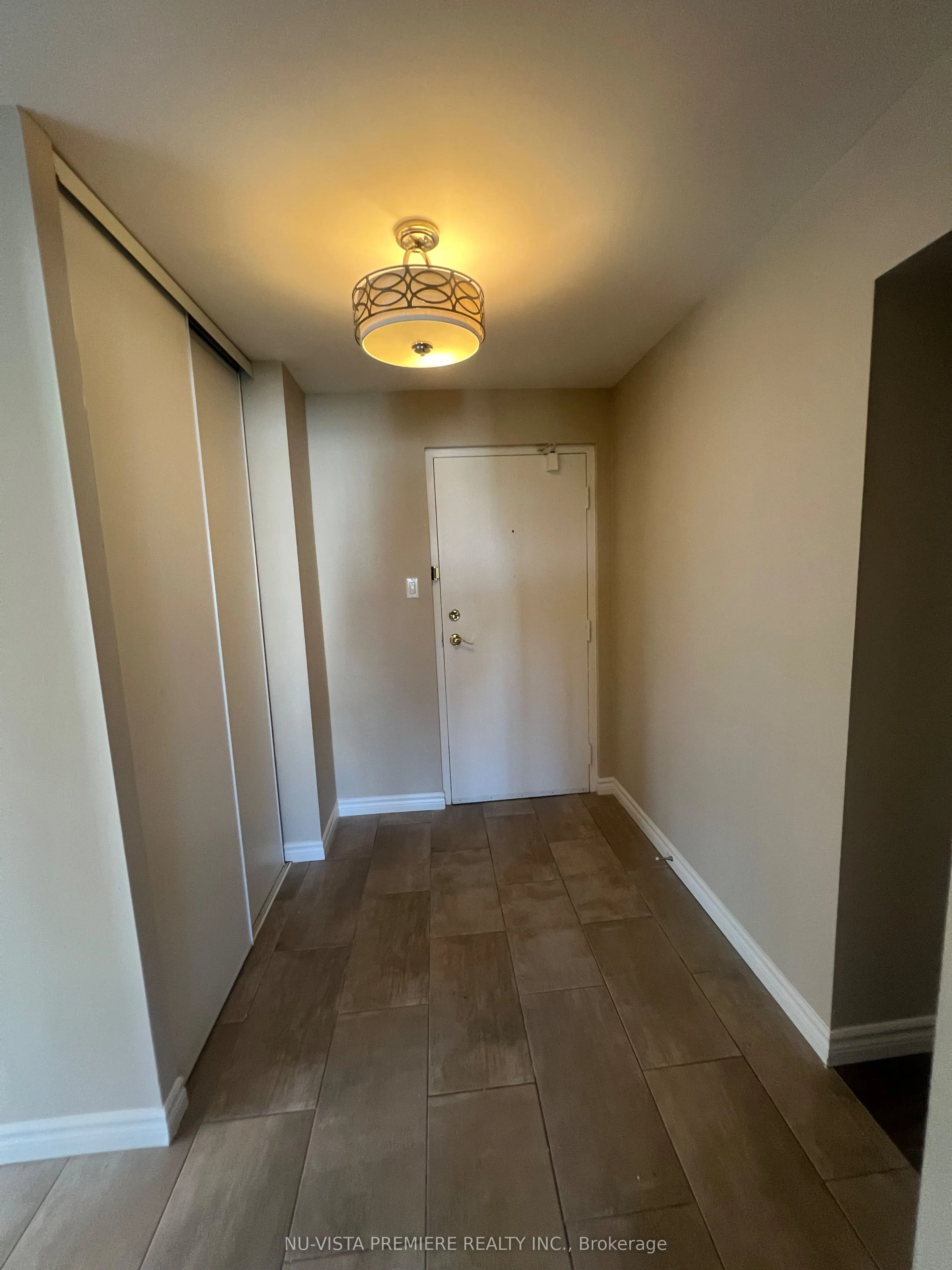 570 Proudfoot Lane, #803