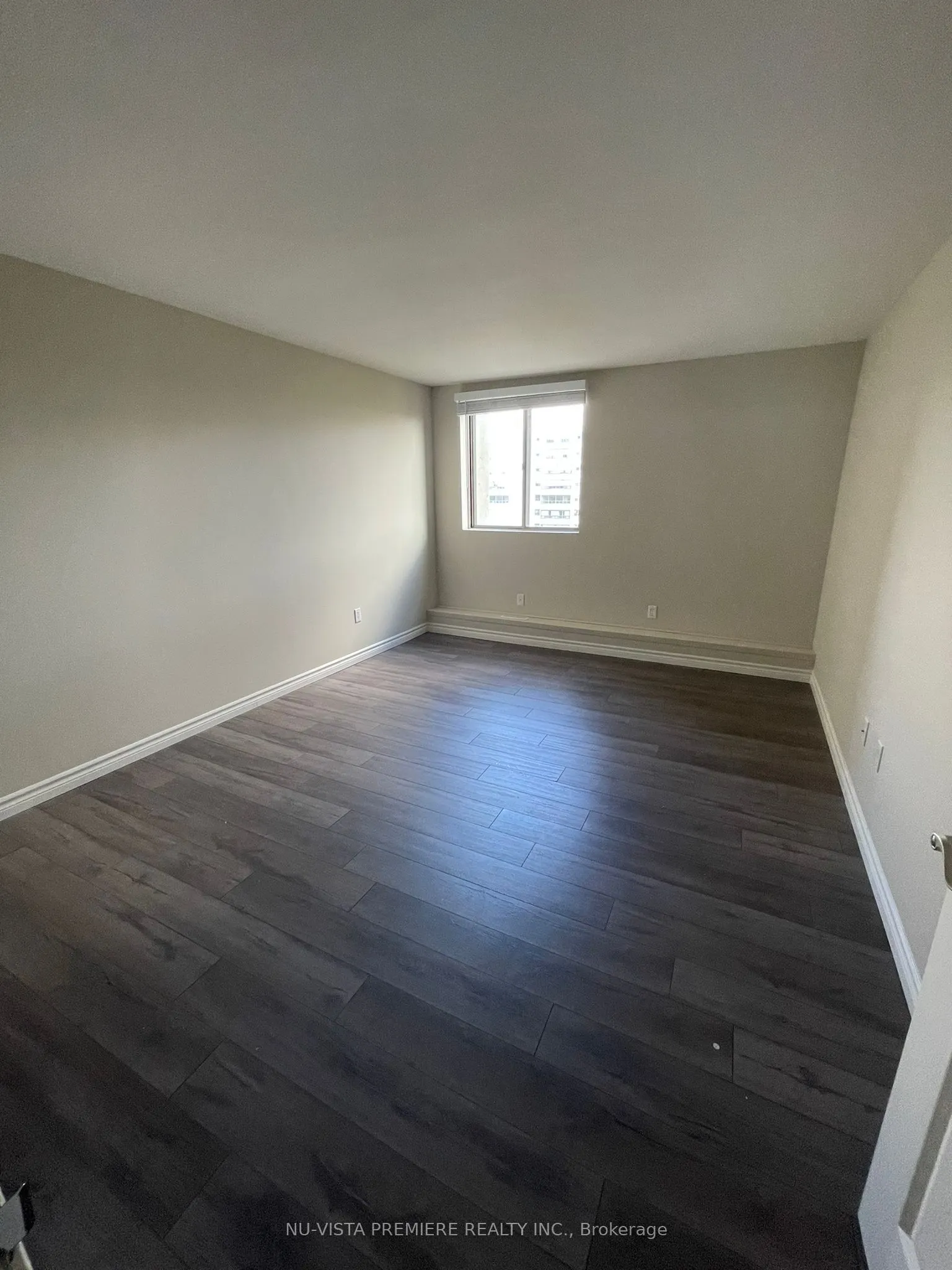 570 Proudfoot Lane, #803