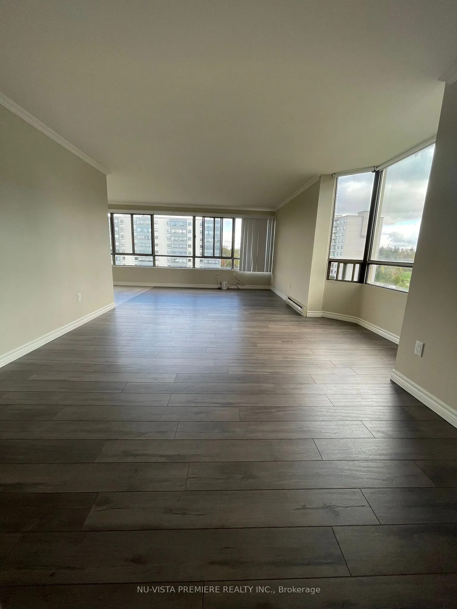 570 Proudfoot Lane, #803
