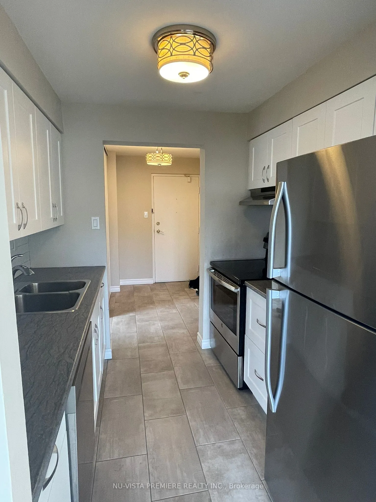 570 Proudfoot Lane, #803