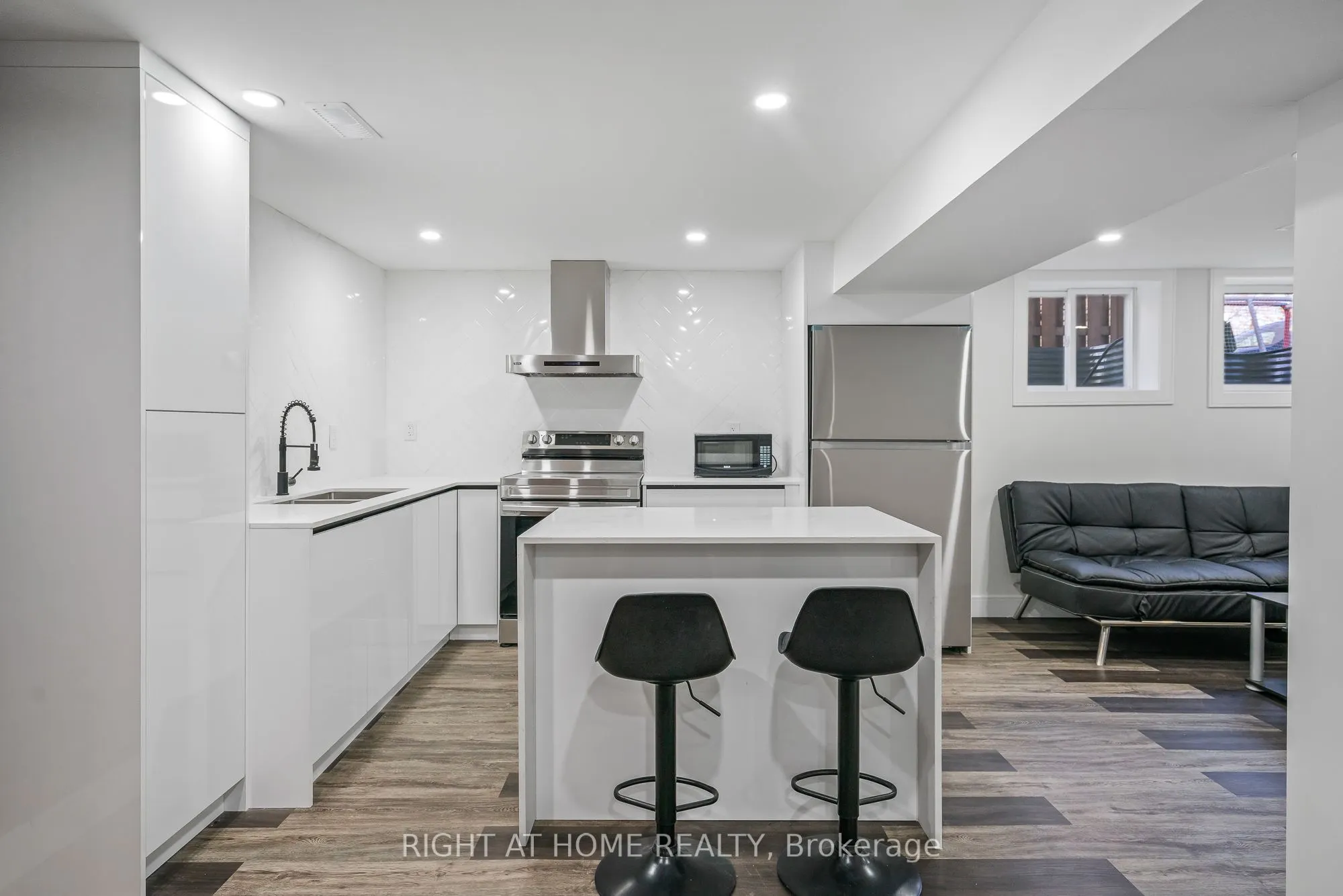 15 Andres Street