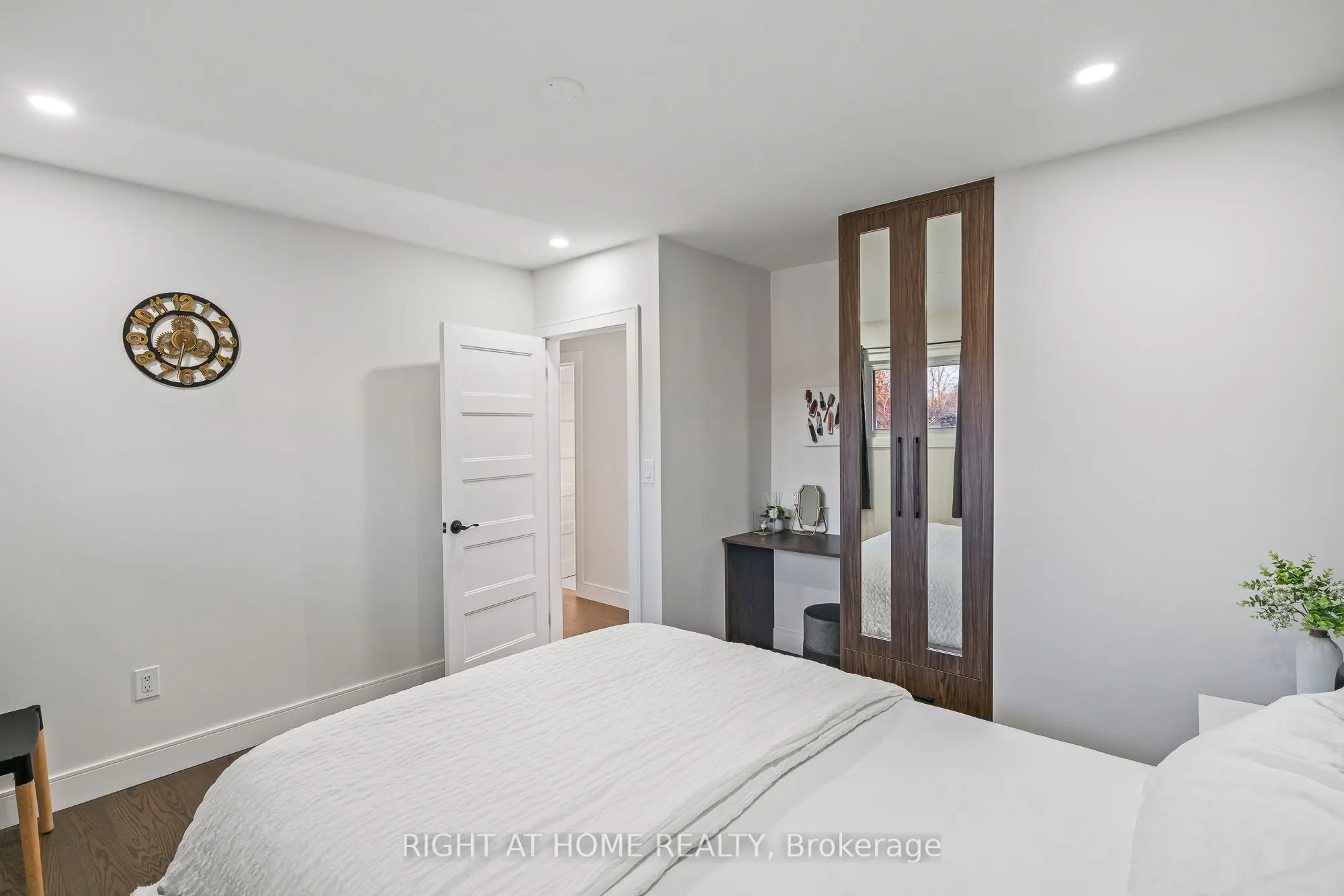 15 Andres Street