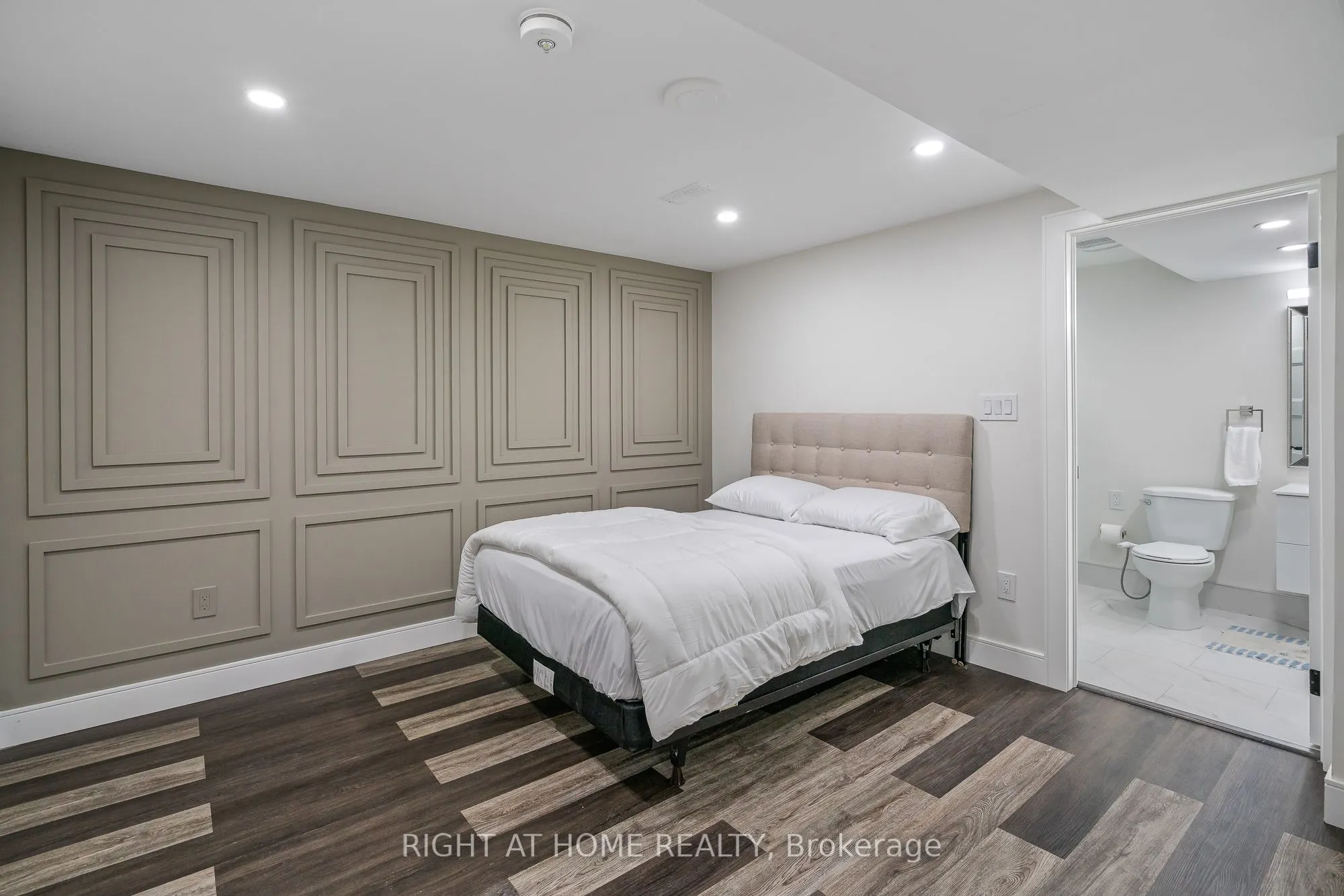 15 Andres Street
