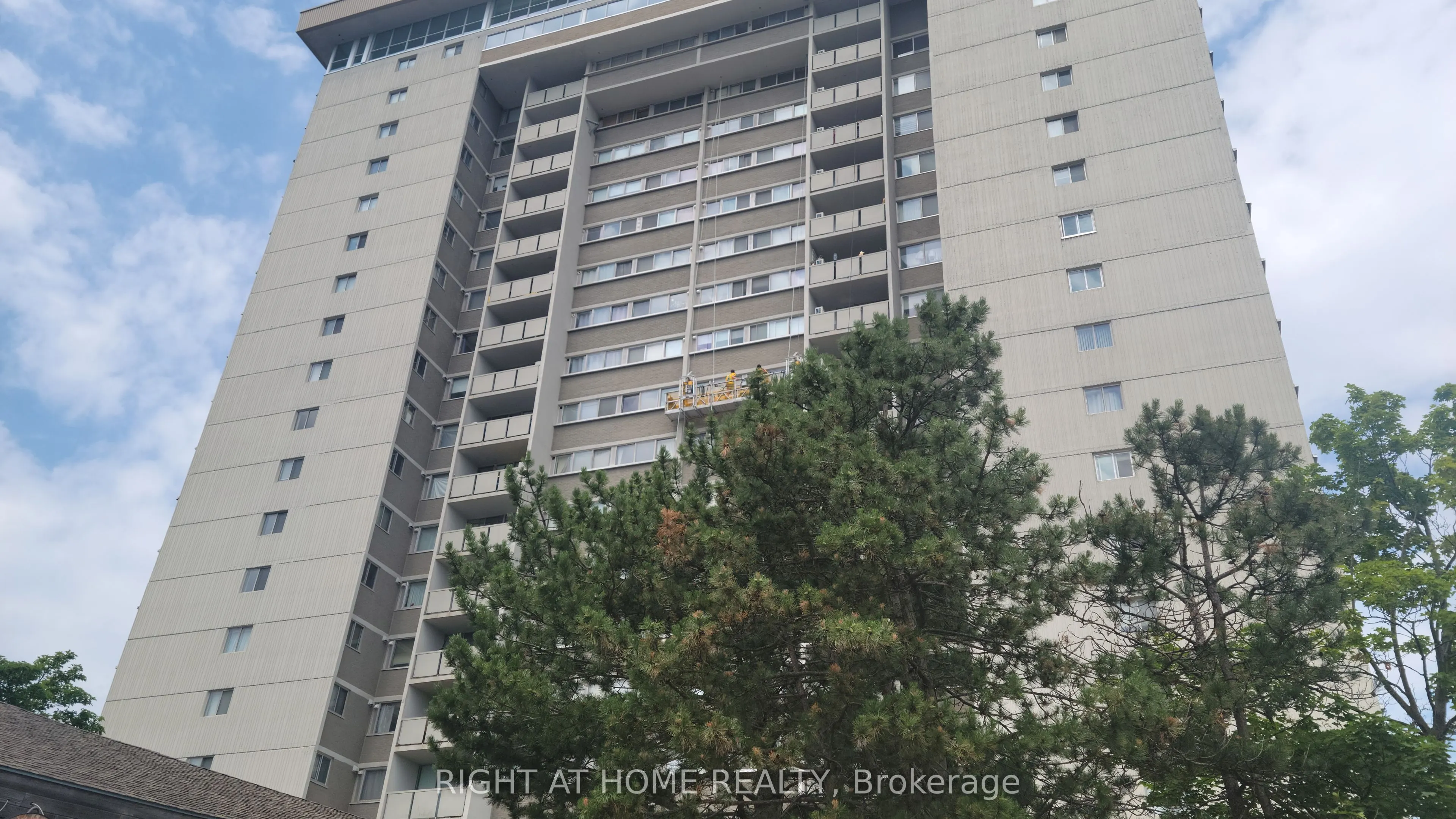 375 King Street N, #903