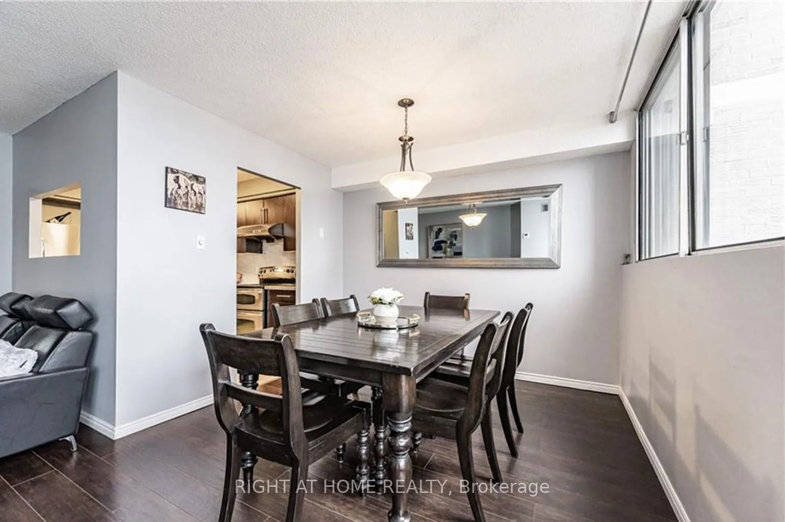 375 King Street N, #903