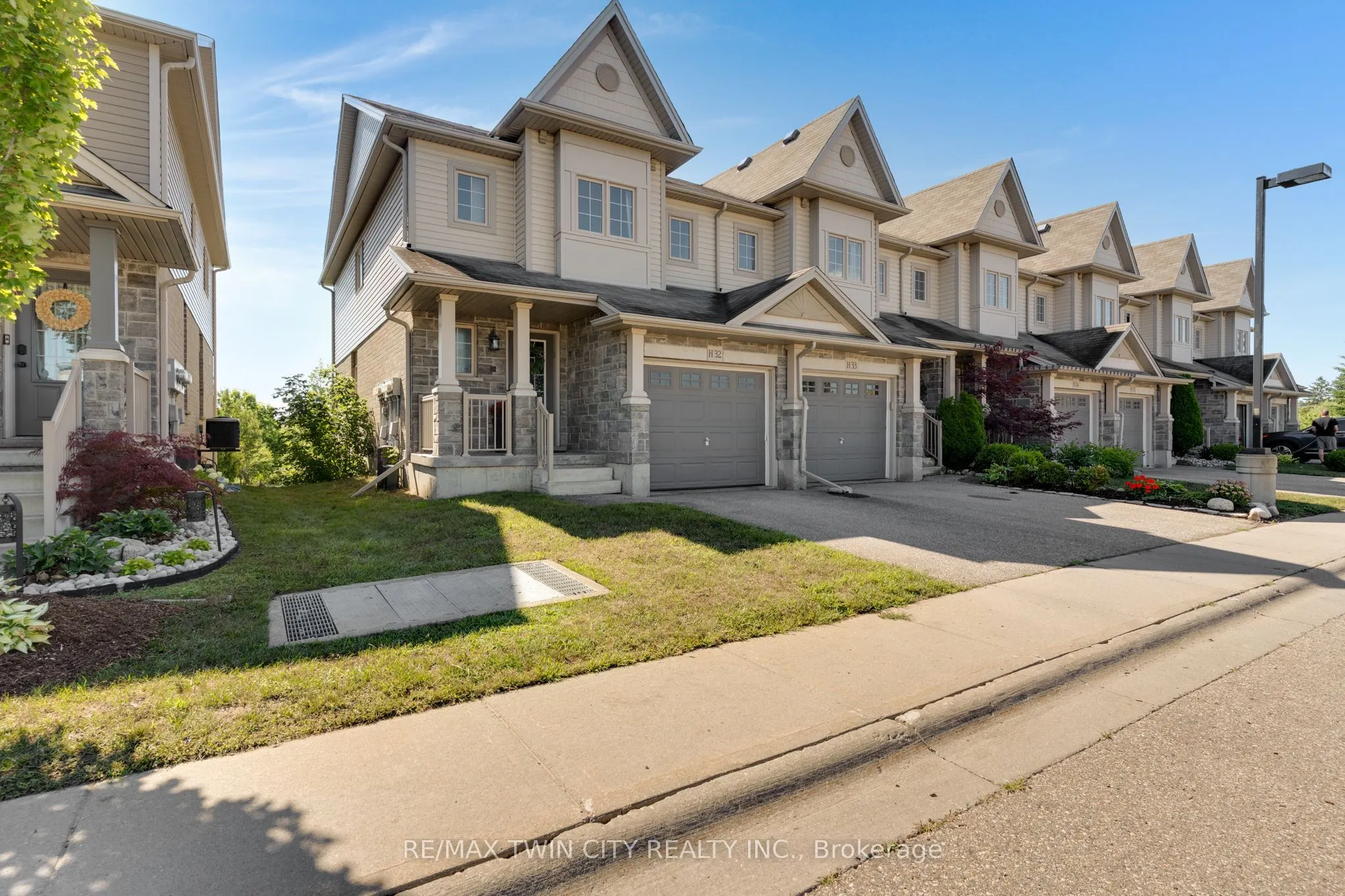 6 Upper Mercer Street, #H32