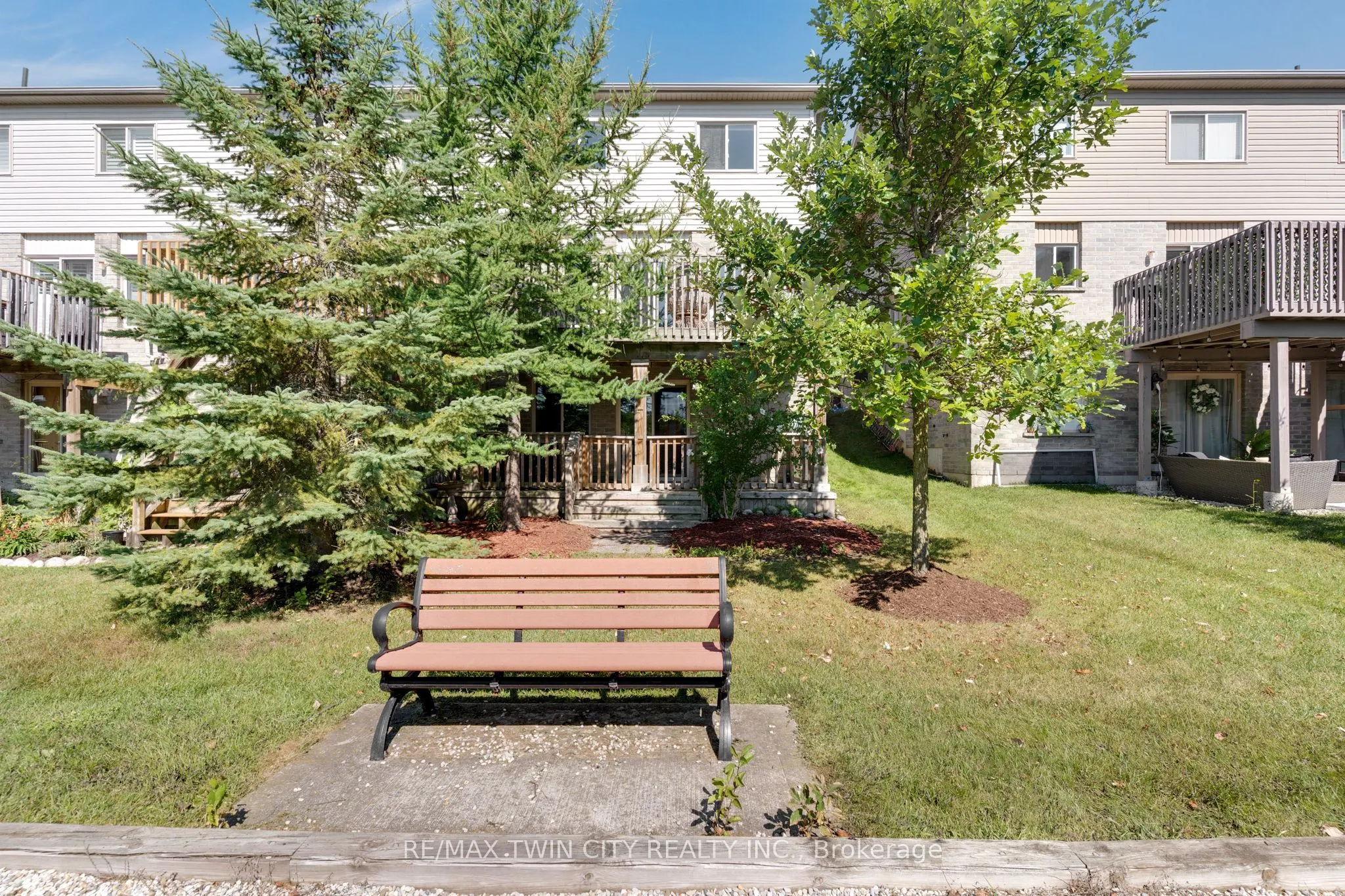 6 Upper Mercer Street, #H32