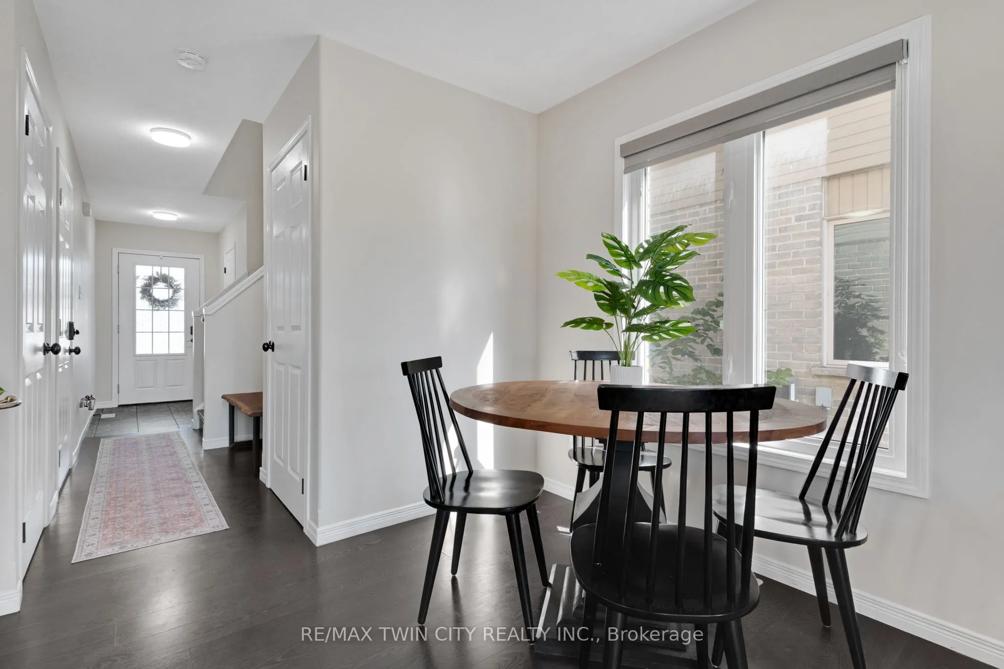 6 Upper Mercer Street, #H32