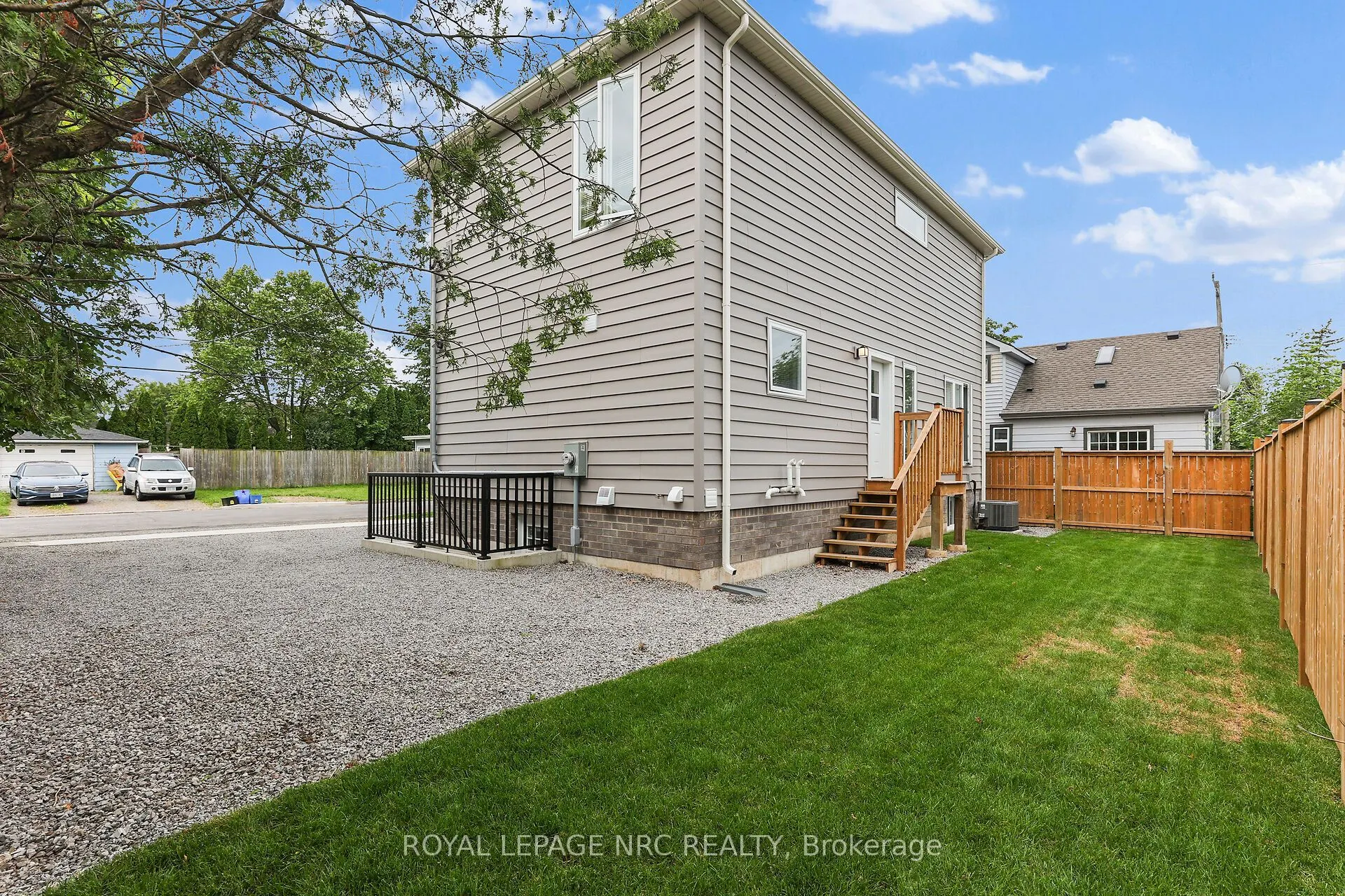 39 Grove Avenue